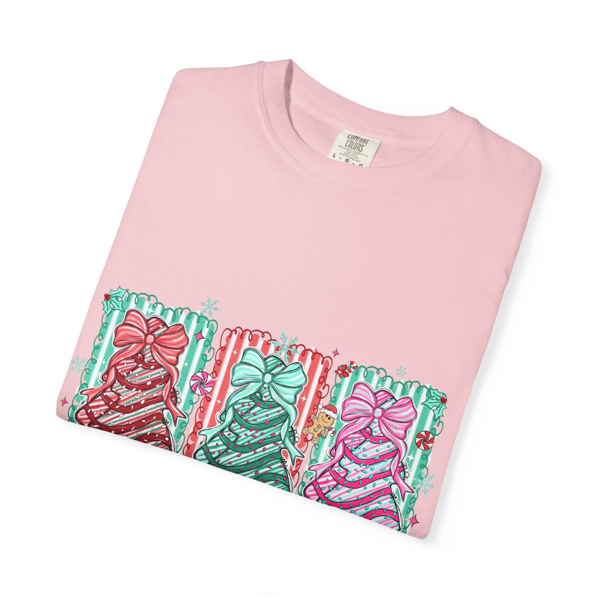 Pink Oh Christmas Tree T-shirt with festive tree and bow design for holiday season