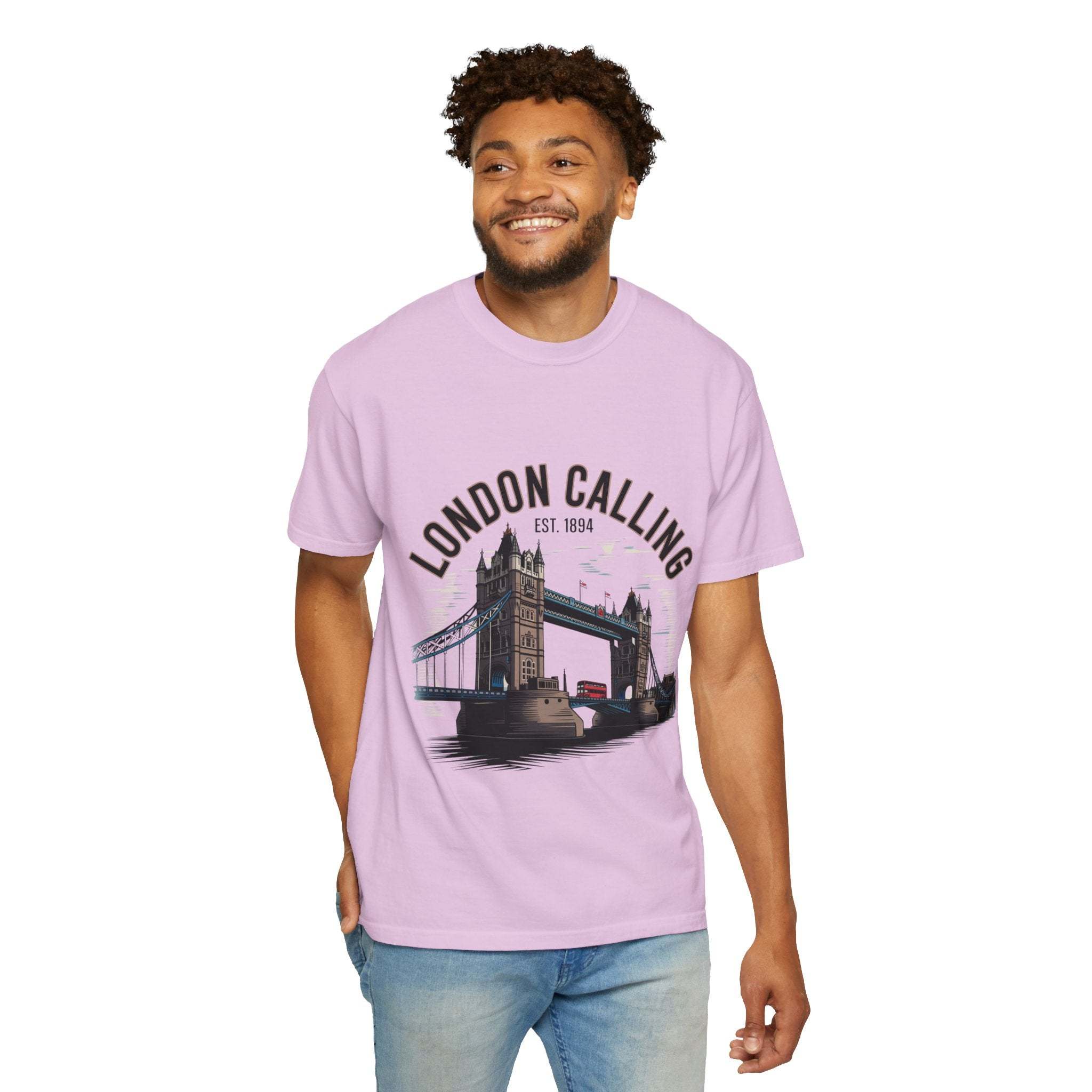 Unisex London Calling Travel T-shirt with Tower Bridge graphic in soft garment-dyed cotton, casual fit