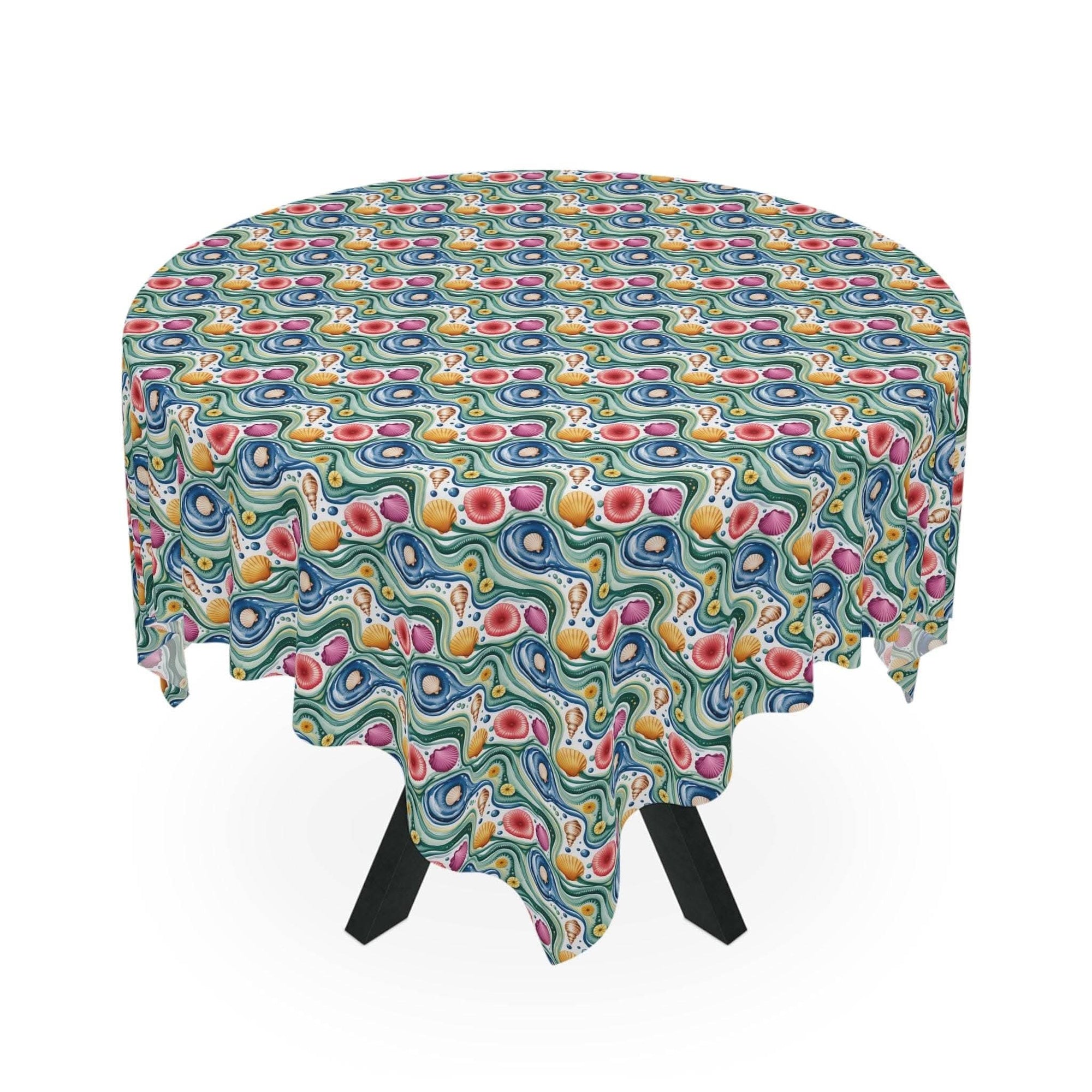 Tablecloth Coastal Shells with authentic shell motifs and coastal patterns on a dining table