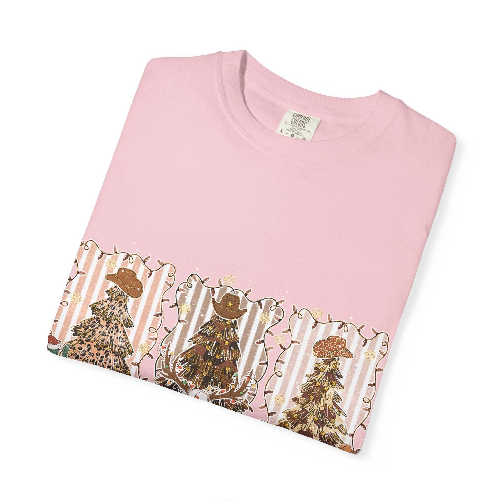 Pink Cowboy Howdy Christmas t-shirt with festive cowboy hat and tree designs