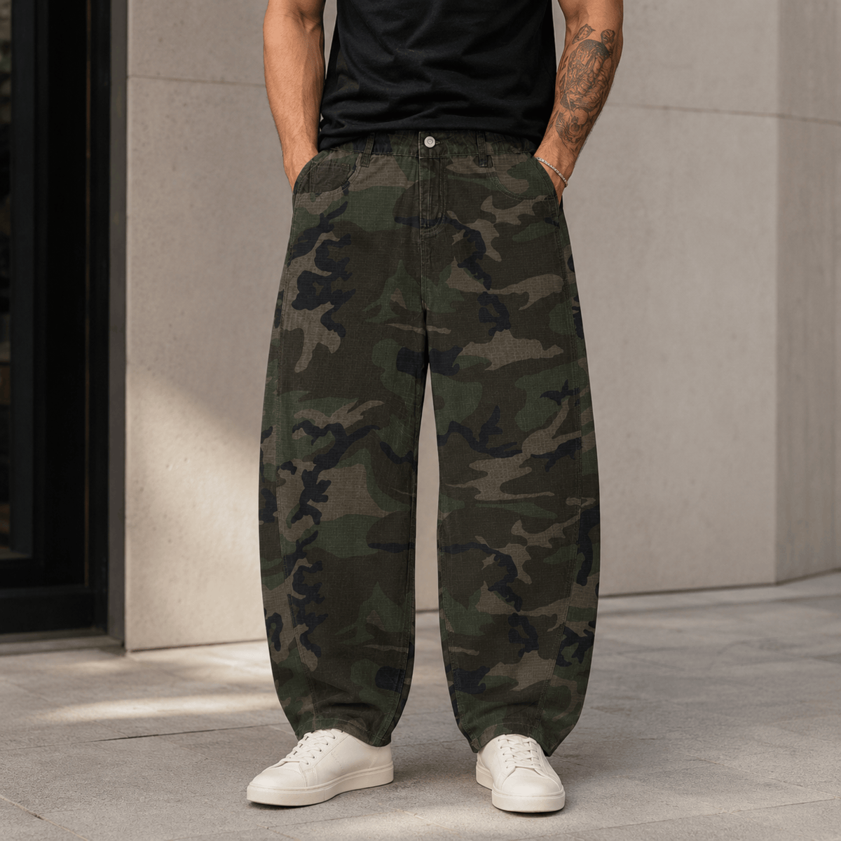 Men’s camo barrel leg cargo pants with loose fit and cotton blend fabric