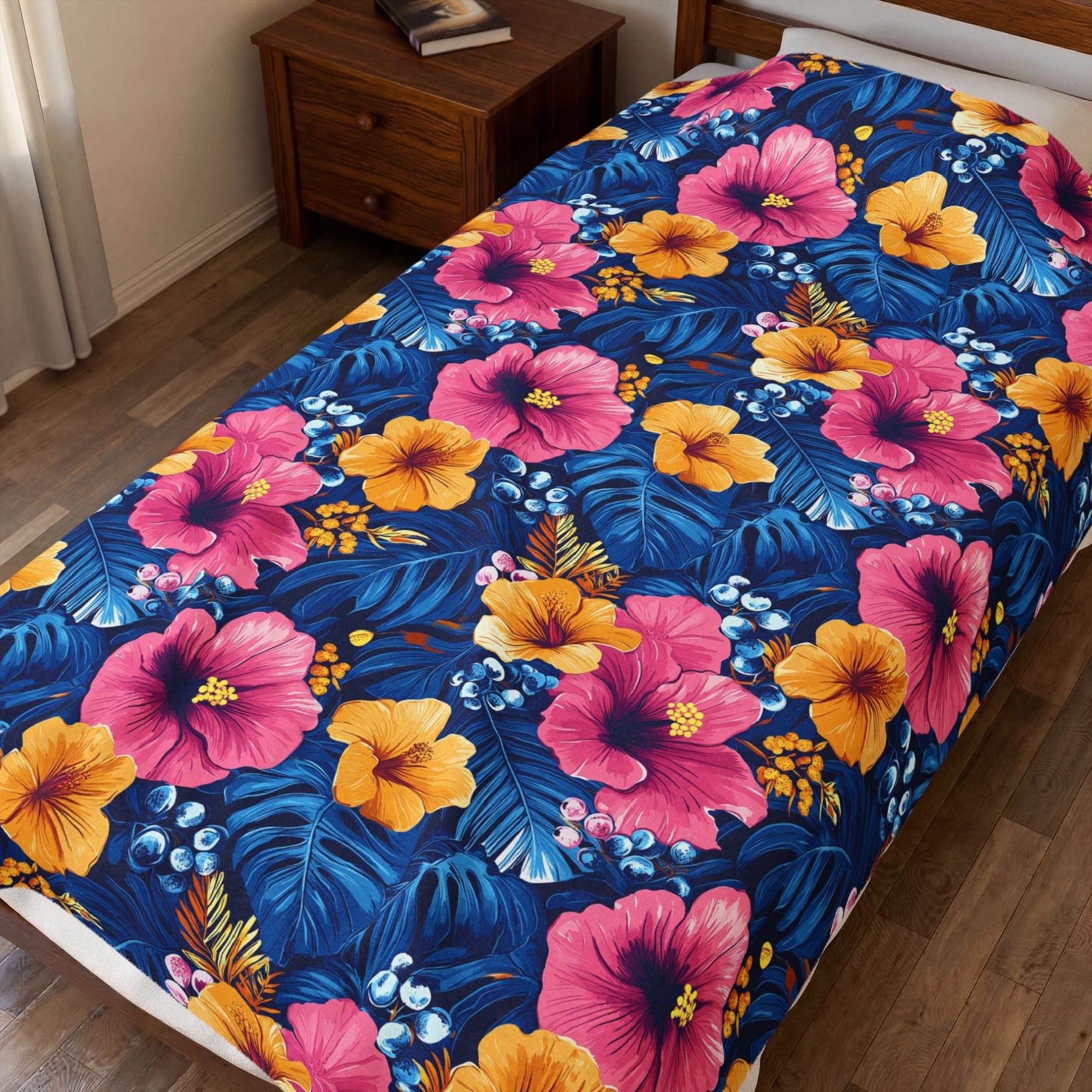 Tropical Hibiscus Floral Velveteen Plush Blanket | Hawaiian Flower Pattern