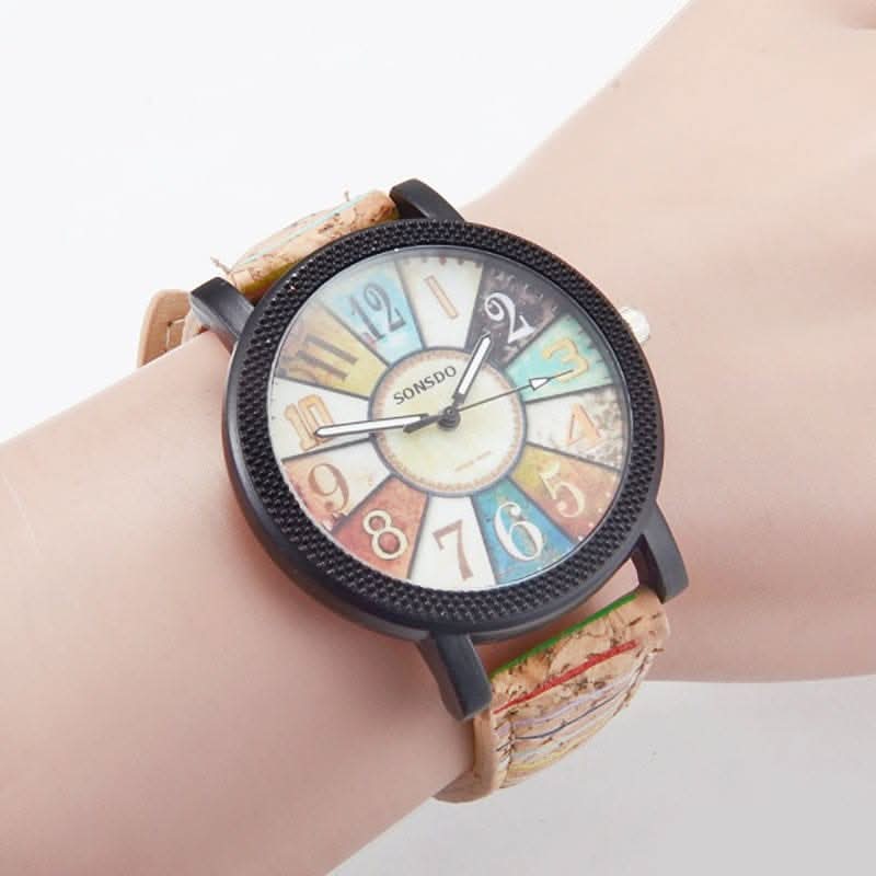 Vintage leather quartz watch with round dial and stylish pin buckle strap