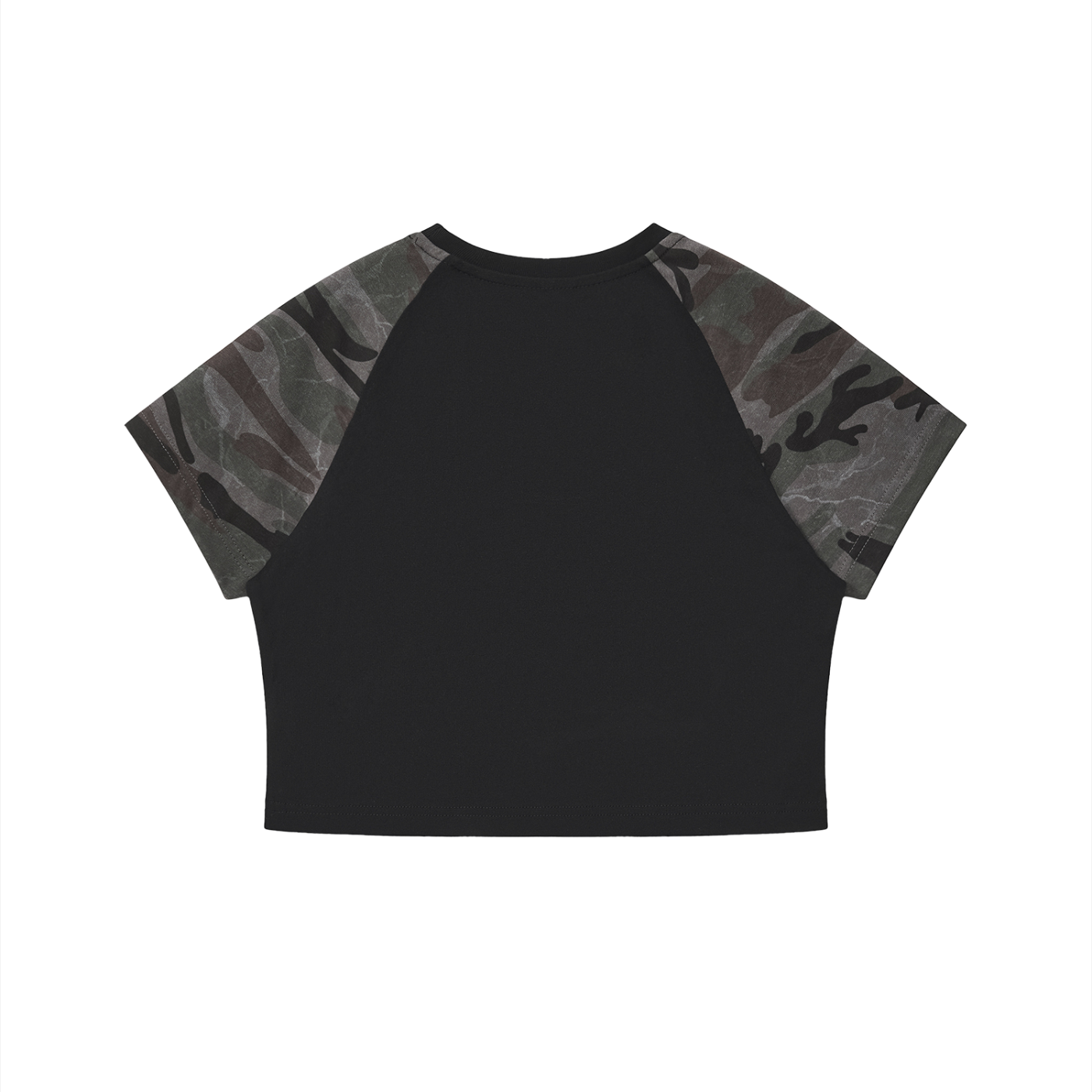 Women’s camo raglan crop t-shirt with cotton fabric and camouflage sleeves for casual streetwear style