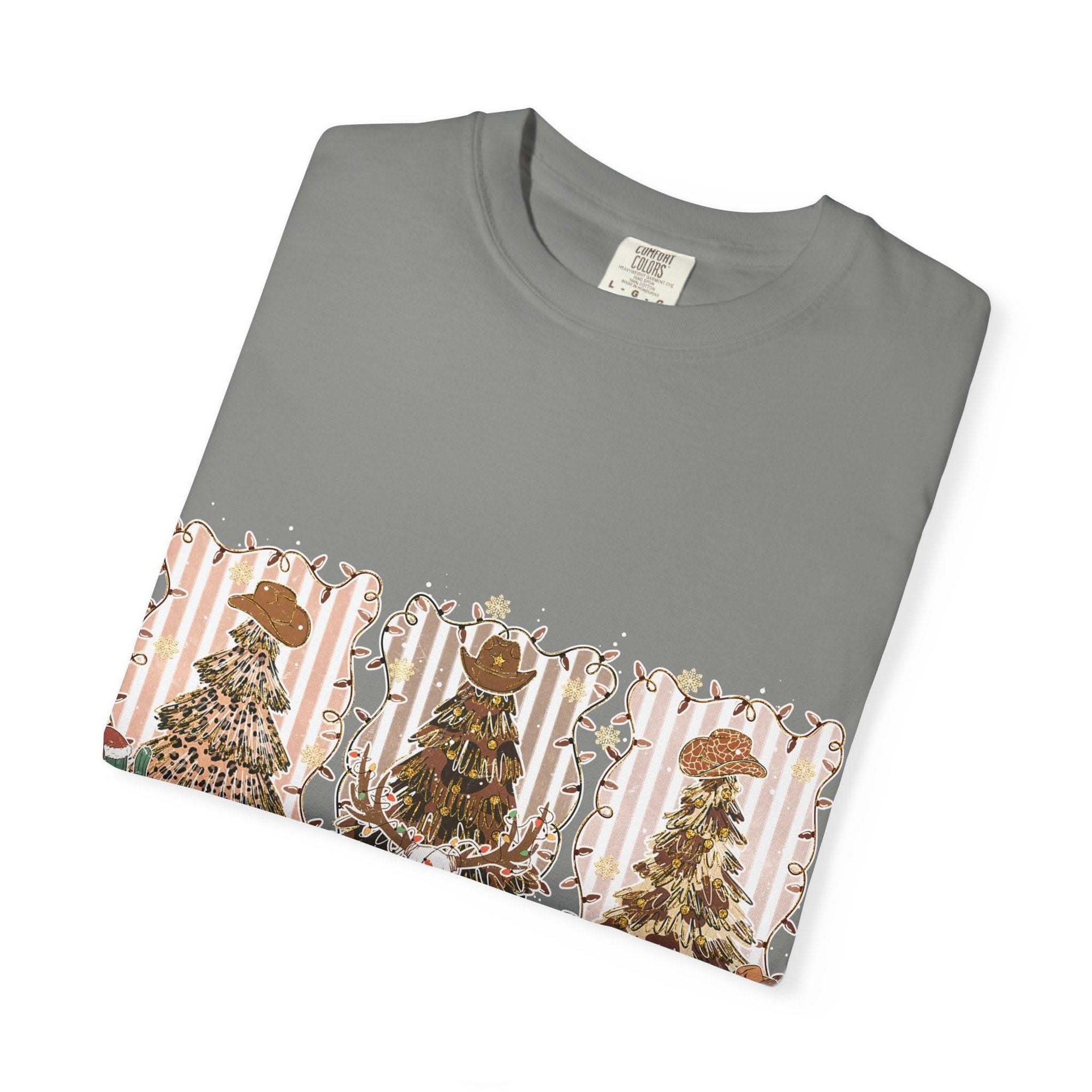 Cowboy Howdy Christmas t-shirt with festive cowboy hat tree design on gray cotton fabric