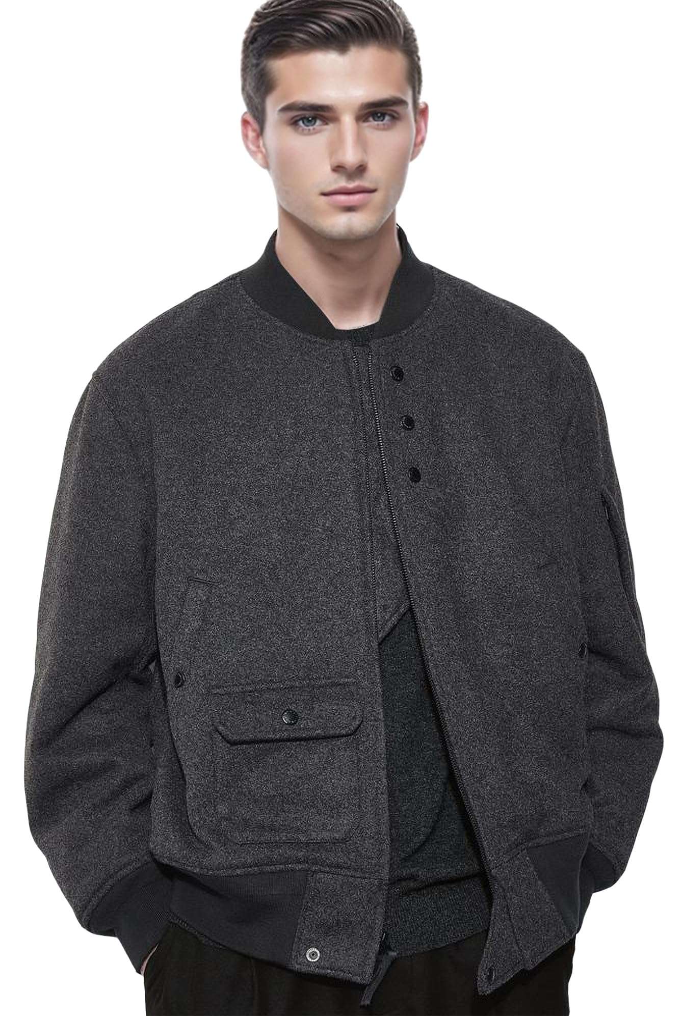 Mens bomber fleece jacket with classic design and multiple pockets, made of warm, windproof polyester fleece.