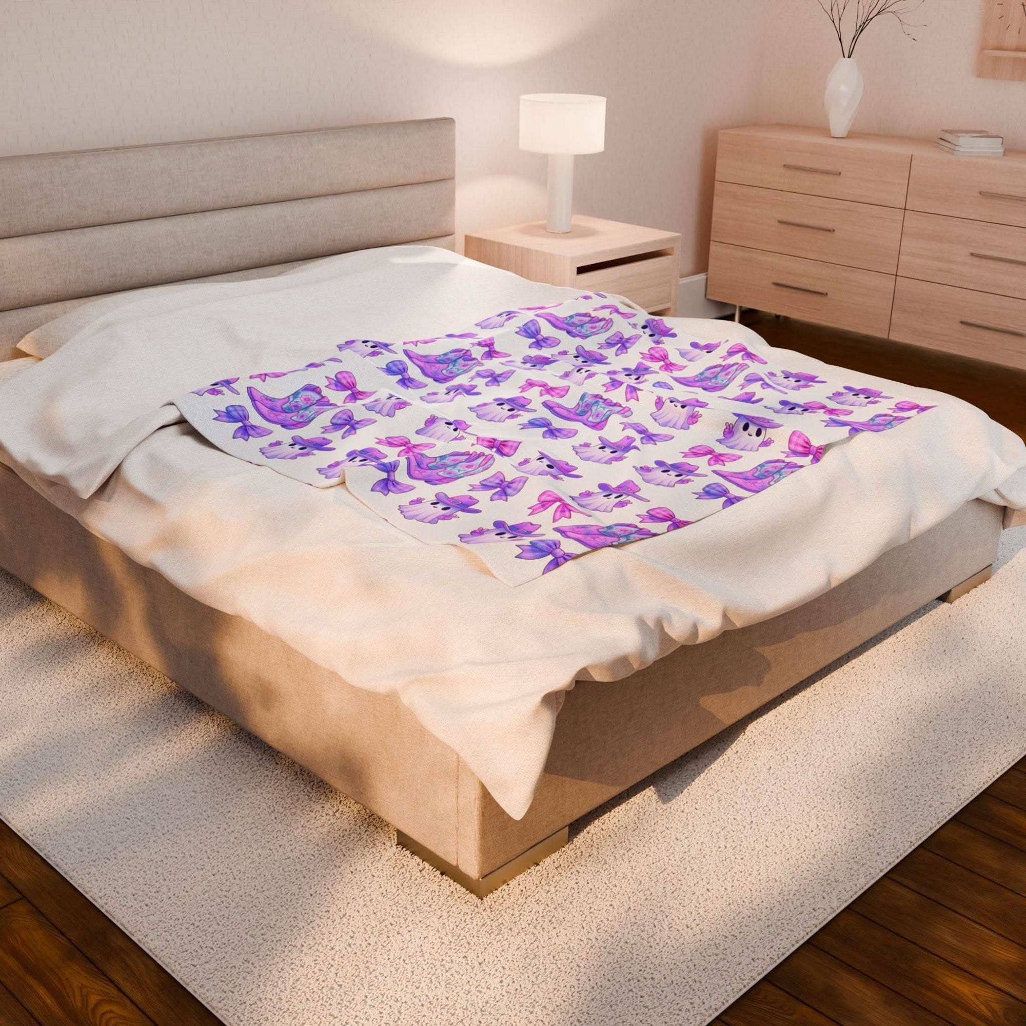 Pink and Purple Ghost Soft Plush Throw Blanket - TeninoVentures