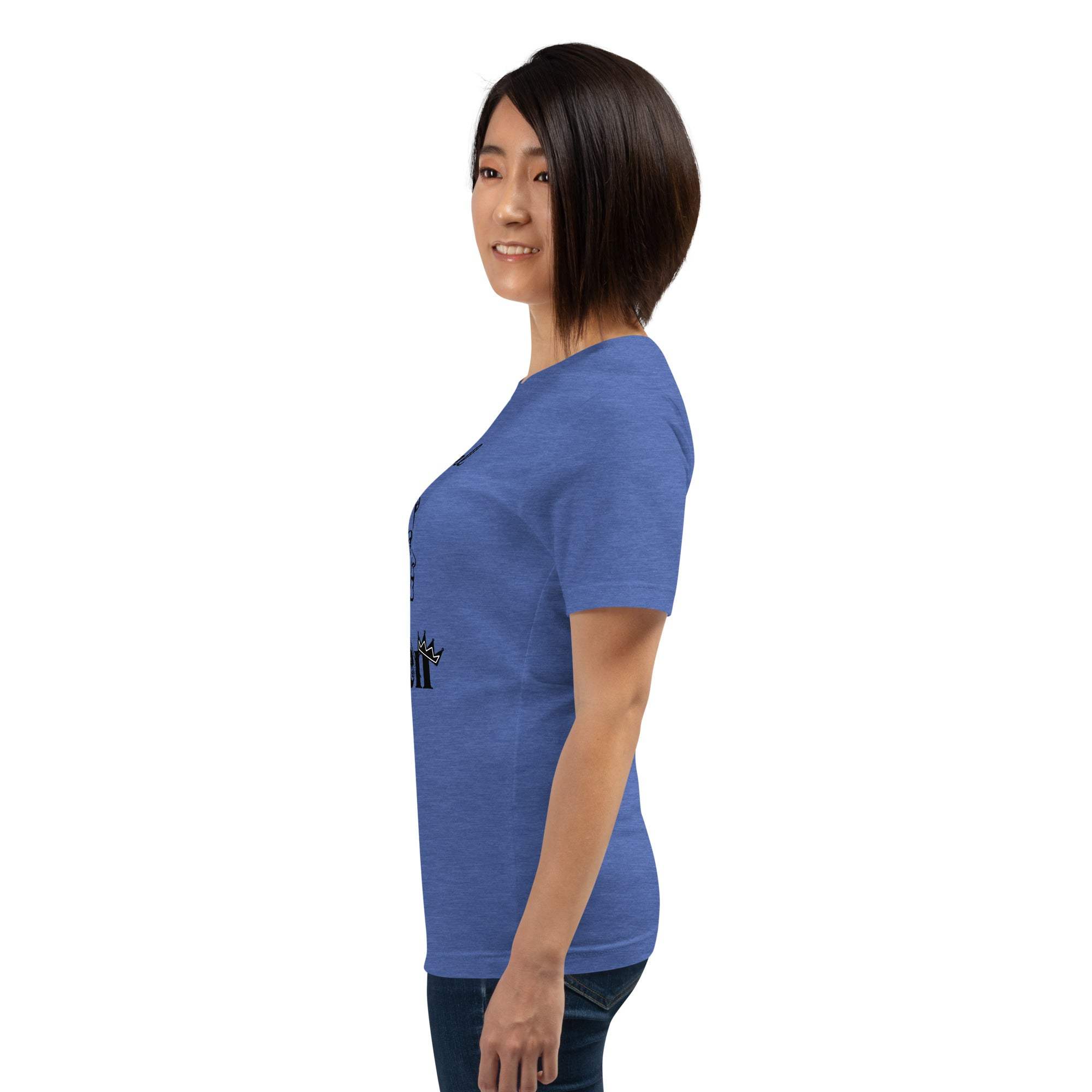 Real Queen T-Shirt - Bold Royal Graphic Tee for Feminine Empowerment