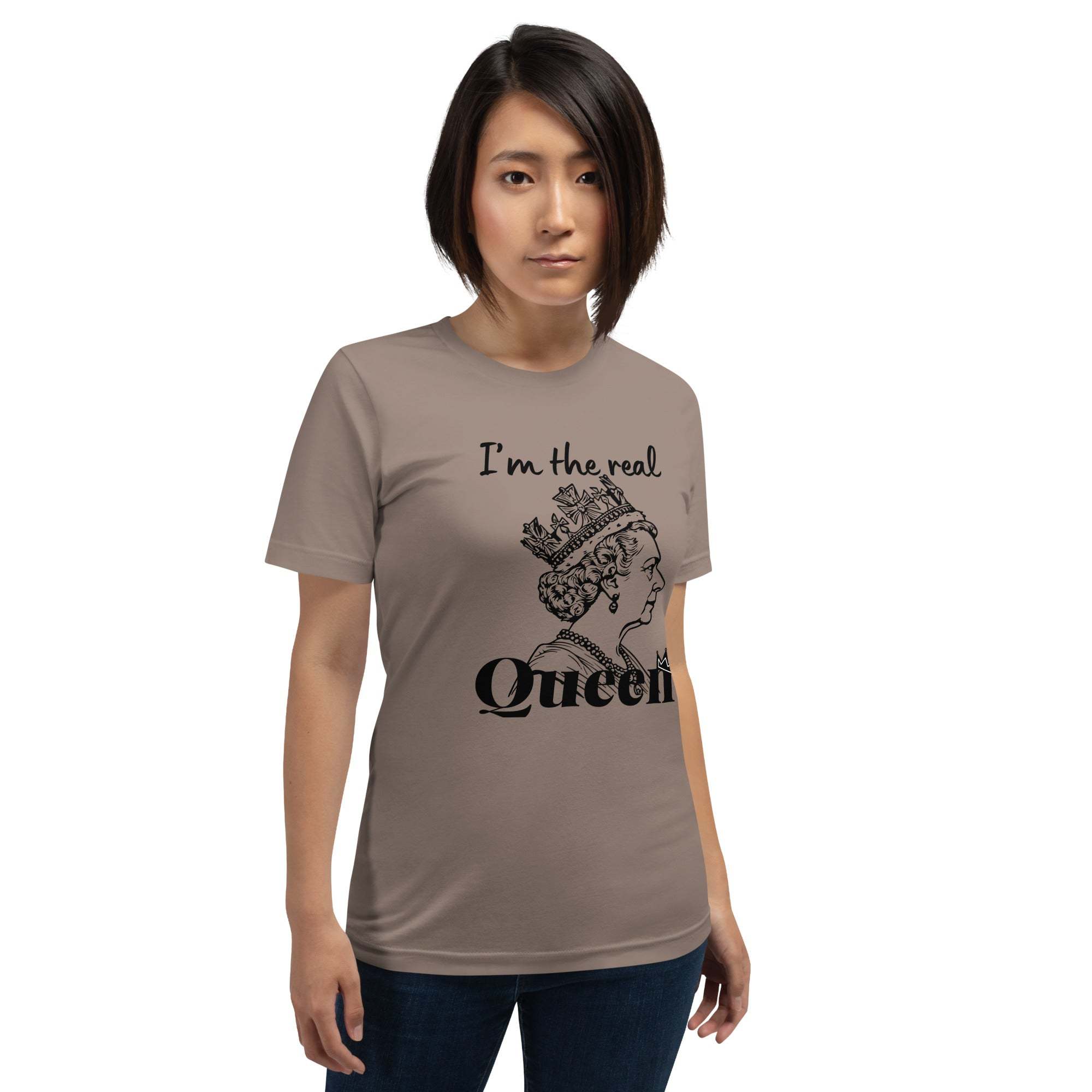 Real Queen T-Shirt - Bold Royal Graphic Tee for Feminine Empowerment