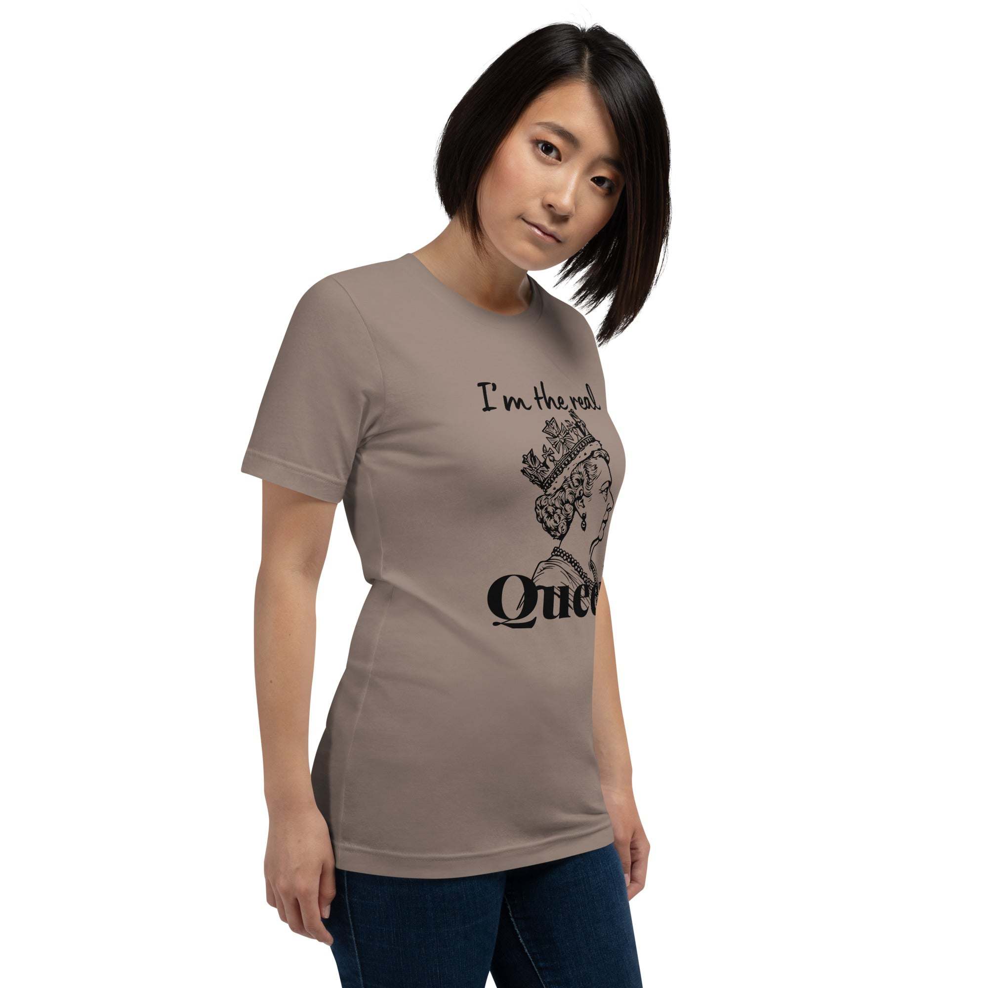 Real Queen T-Shirt - Bold Royal Graphic Tee for Feminine Empowerment