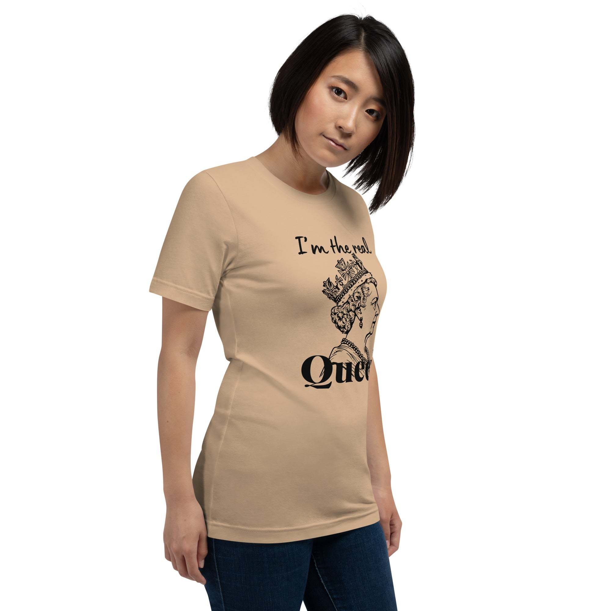 Real Queen T-Shirt - Bold Royal Graphic Tee for Feminine Empowerment
