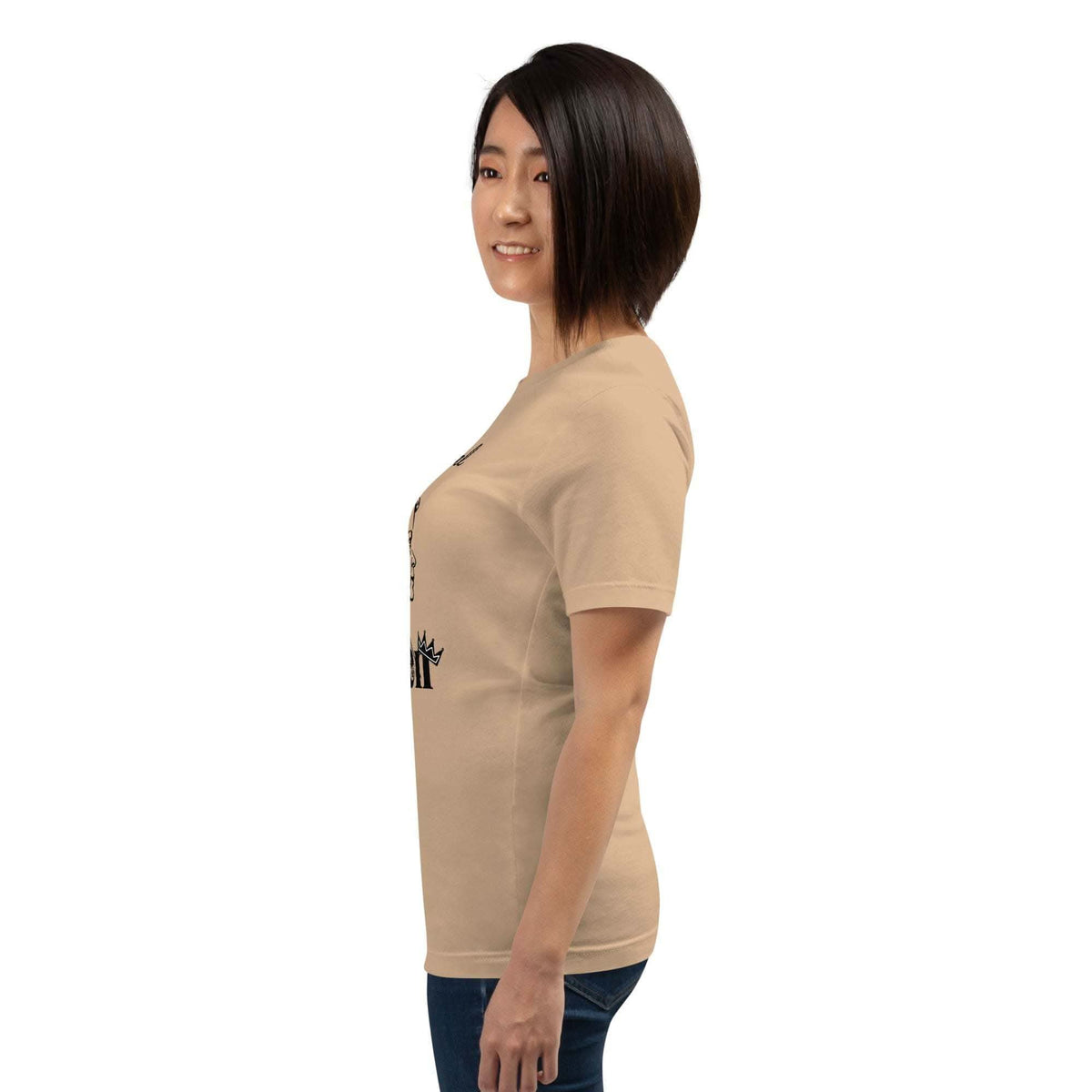 Real Queen T-Shirt - Bold Royal Graphic Tee for Feminine Empowerment