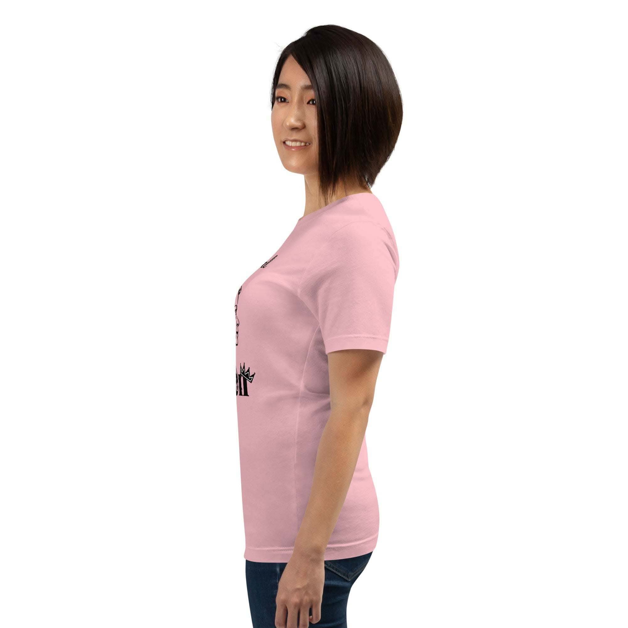 Real Queen T-Shirt - Bold Royal Graphic Tee for Feminine Empowerment