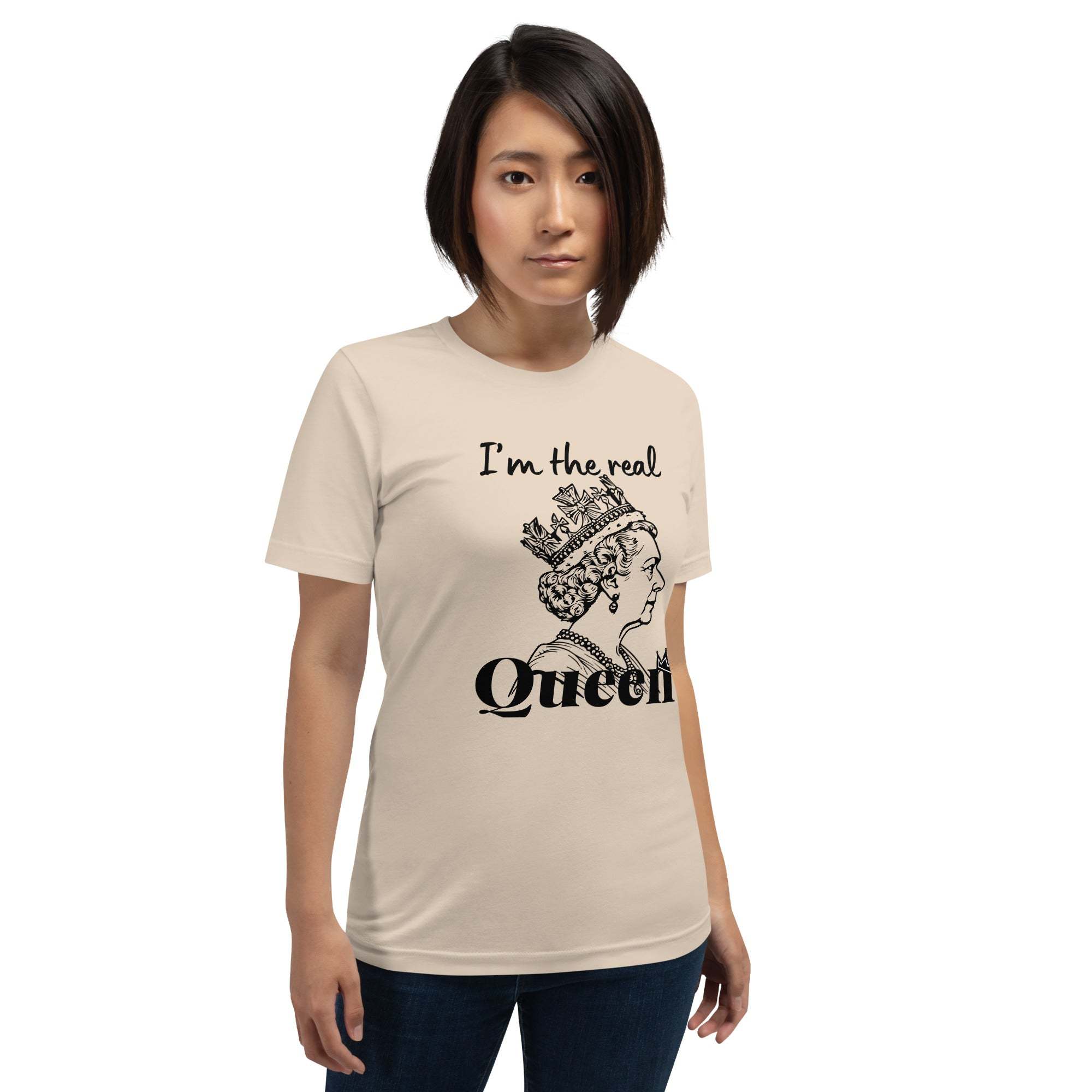 Real Queen T-Shirt - Bold Royal Graphic Tee for Feminine Empowerment