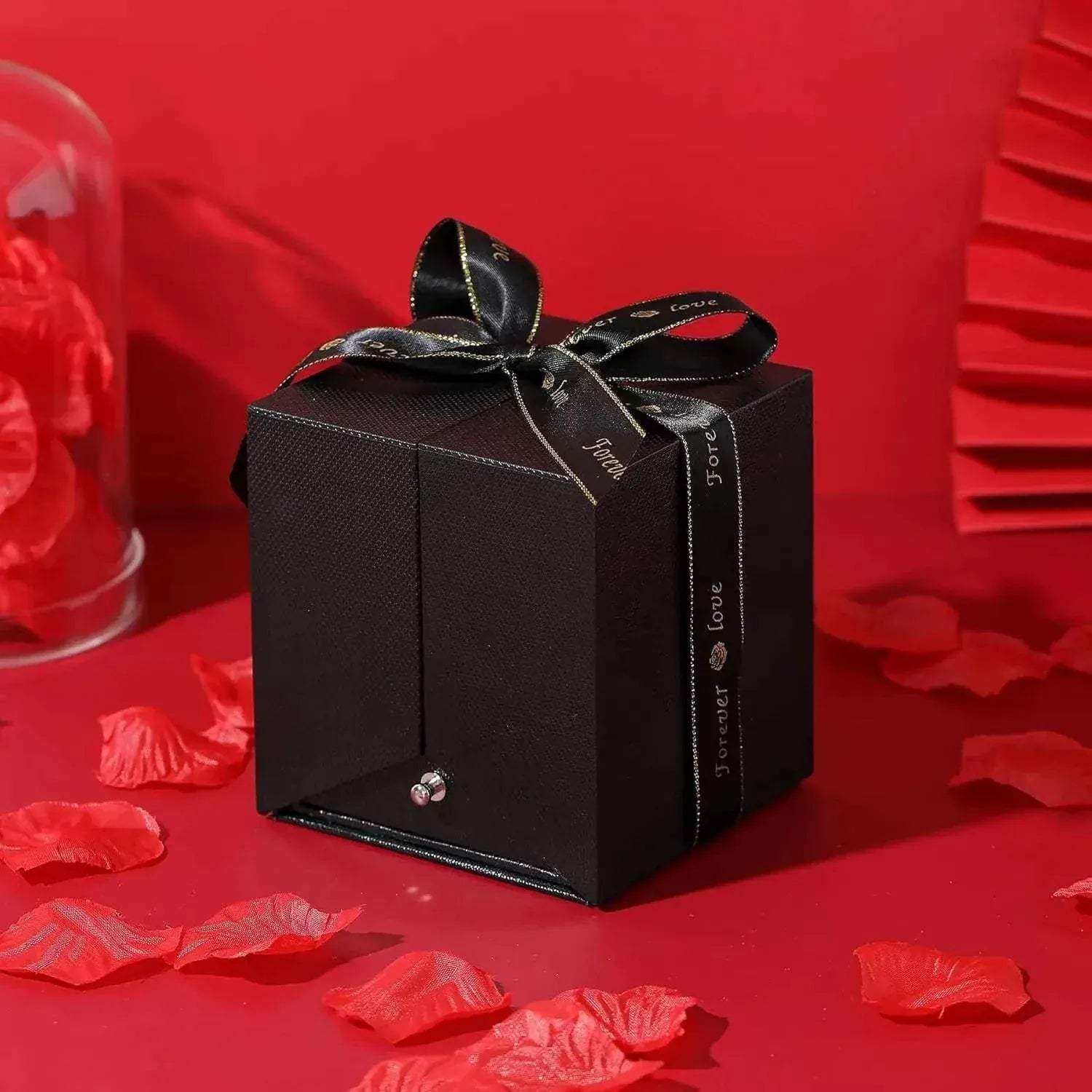 Valentine’s Day gifts including clothing, jewelry, personalized keepsakes, and romantic décor from Teninoventures to celebrate love meaningfully.