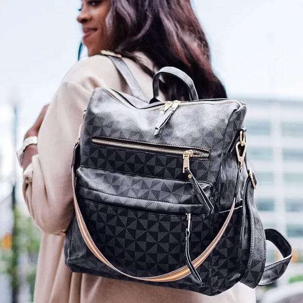 Stylish women's university shoulder bag in high-quality synthetic leather with removable strap and spacious design