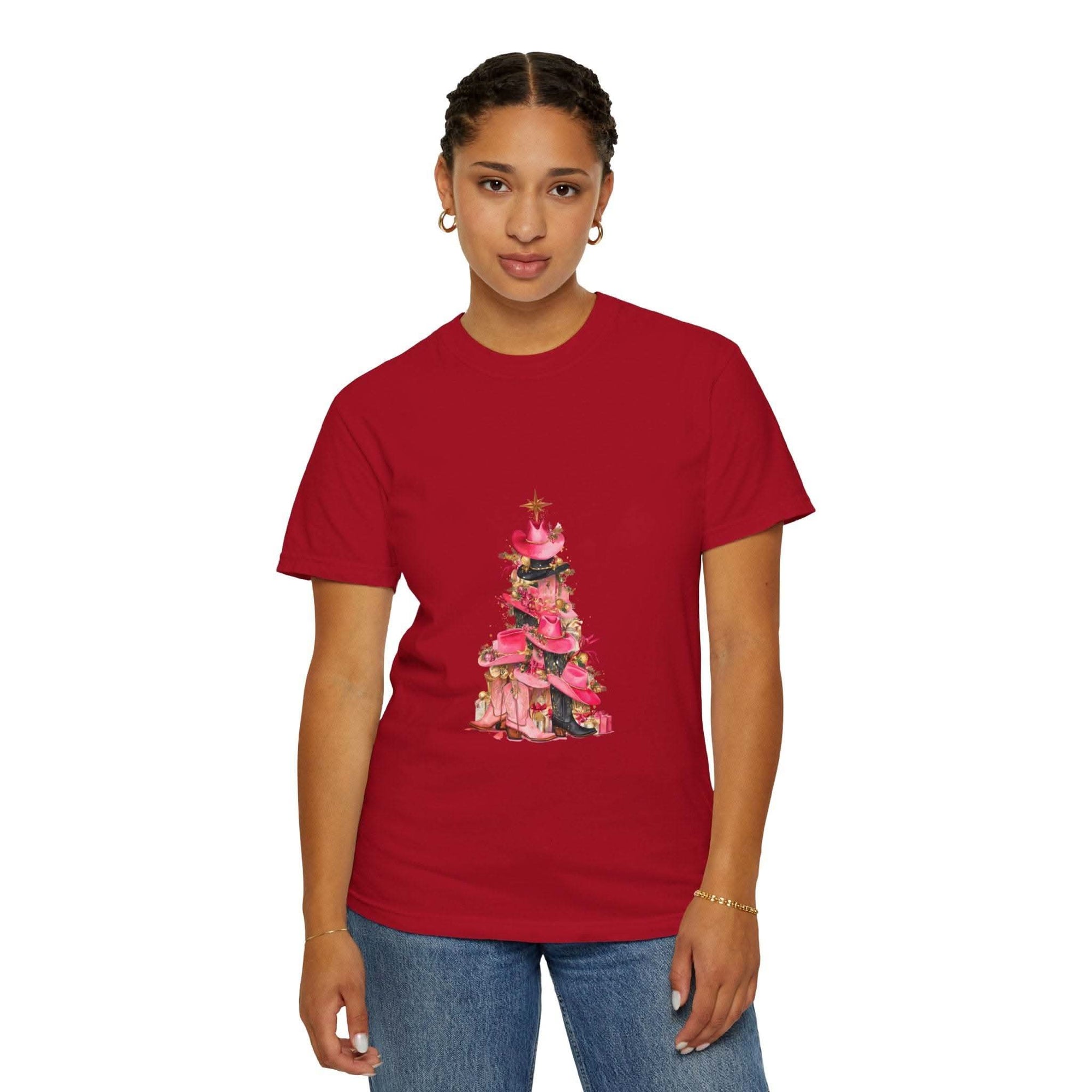 Pepper-colored cotton t-shirt featuring a festive cowgirl Christmas tree design by Printify