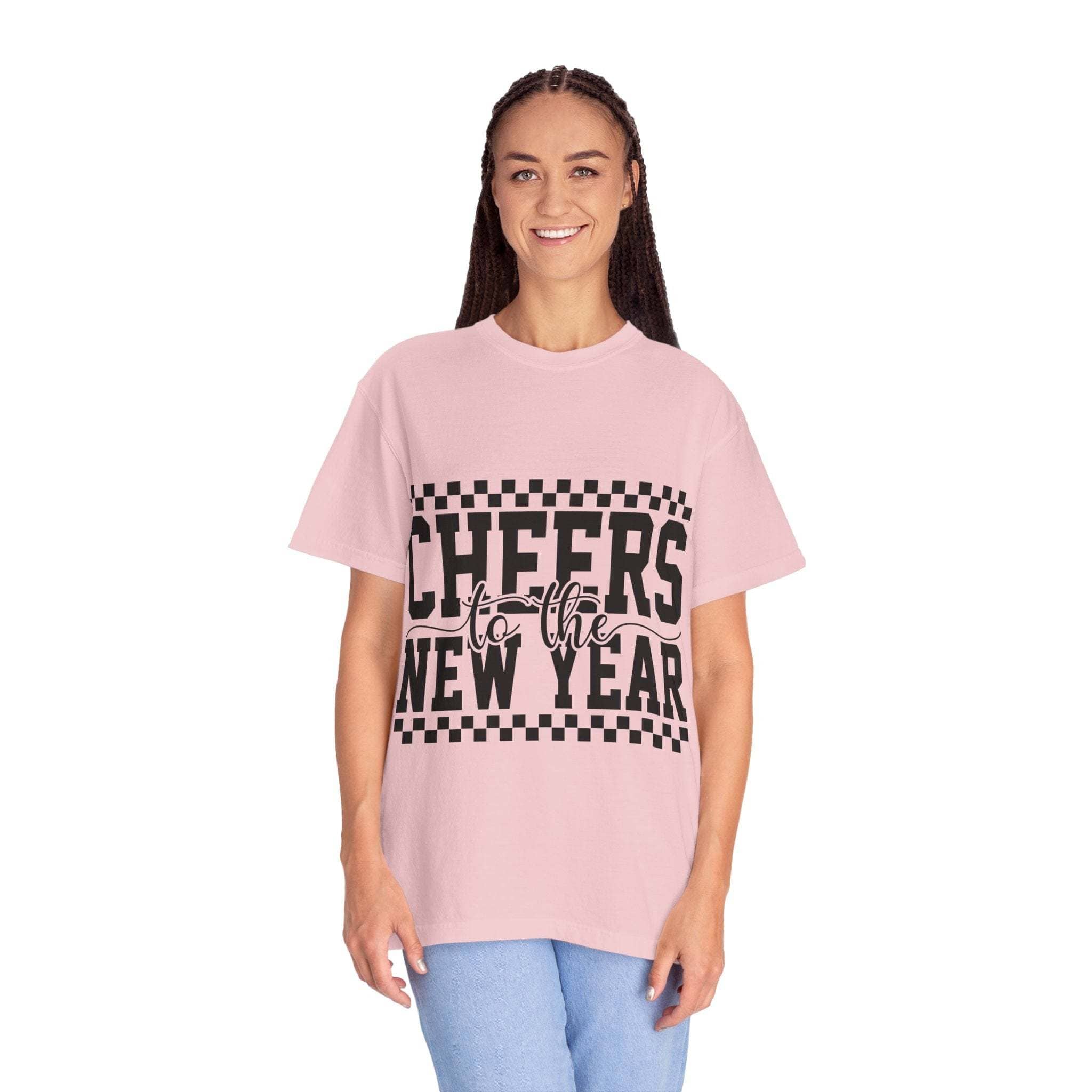 Cheers for the New Year T-Shirt with vintage garment-dyed look and relaxed fit for comfortable New Year's celebrations