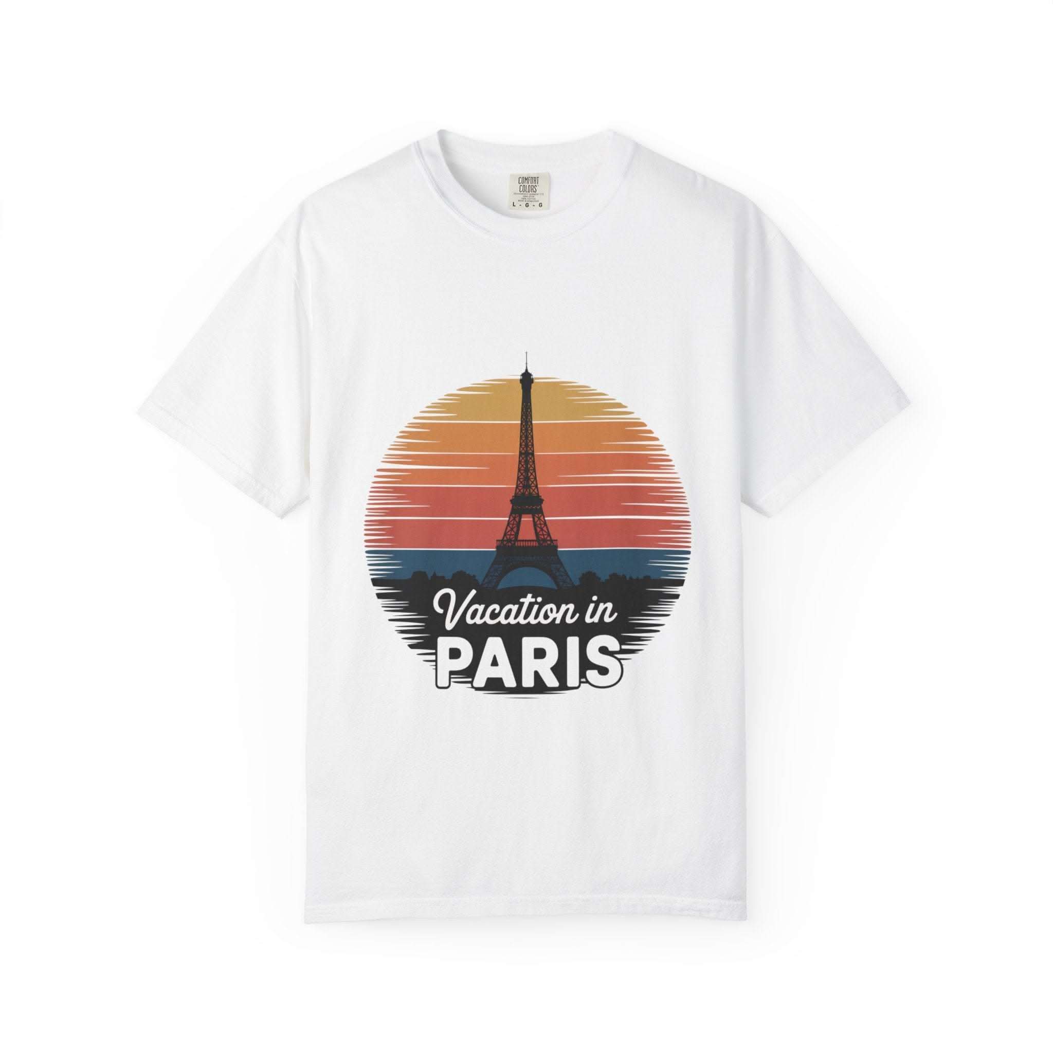 Garment-dyed T-shirt with vintage Paris travel design for stylish casual wear