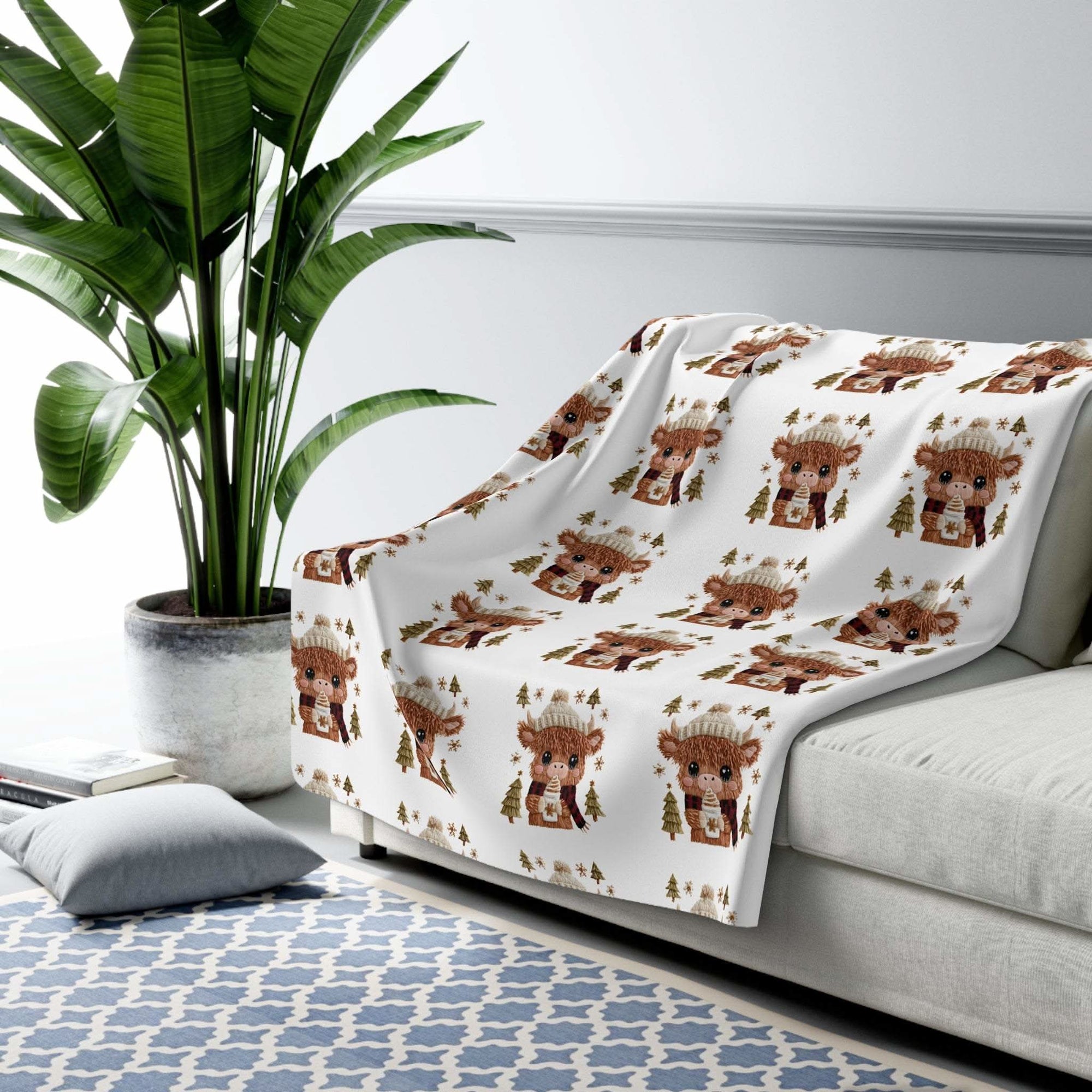 Soft Highland cow Sherpa blanket with cozy fleece and rustic cow design for warmth and comfort