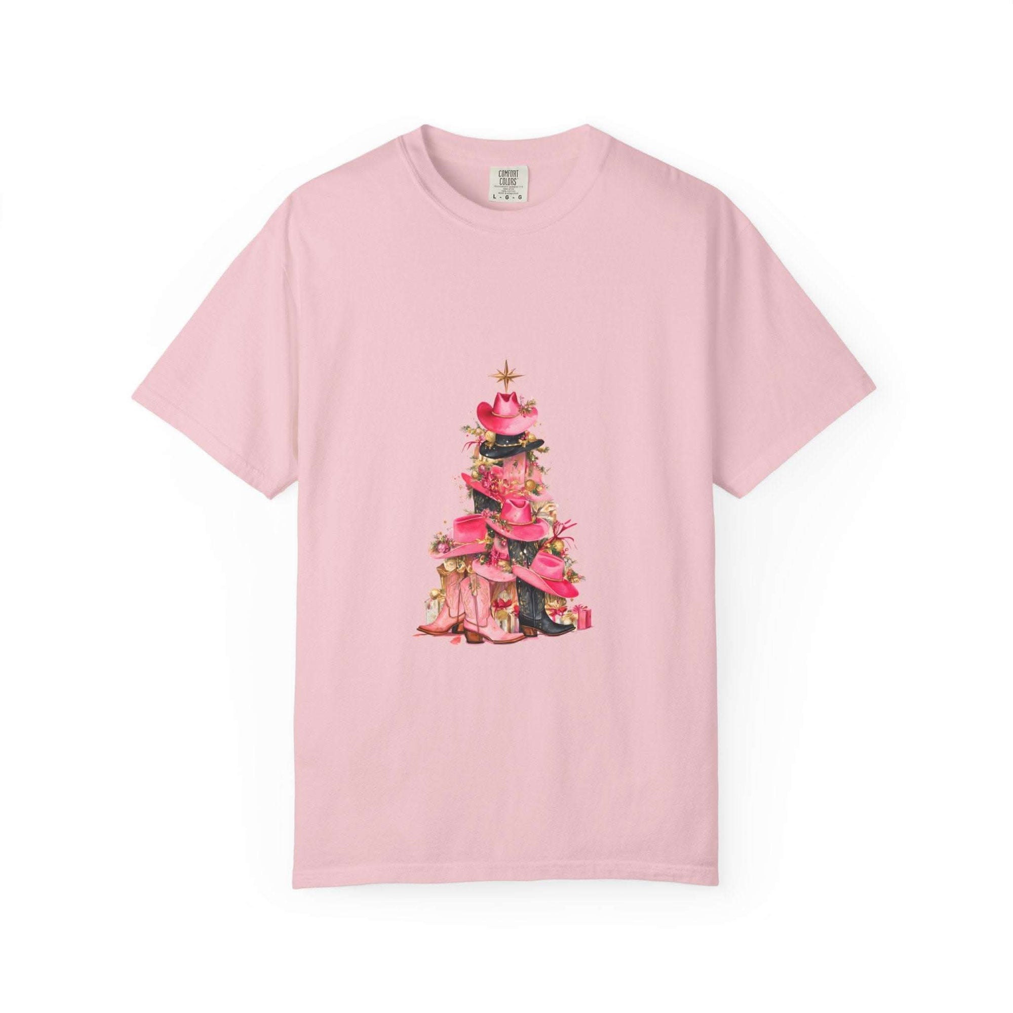 Pepper-colored cotton t-shirt featuring a festive cowgirl Christmas tree design by Printify