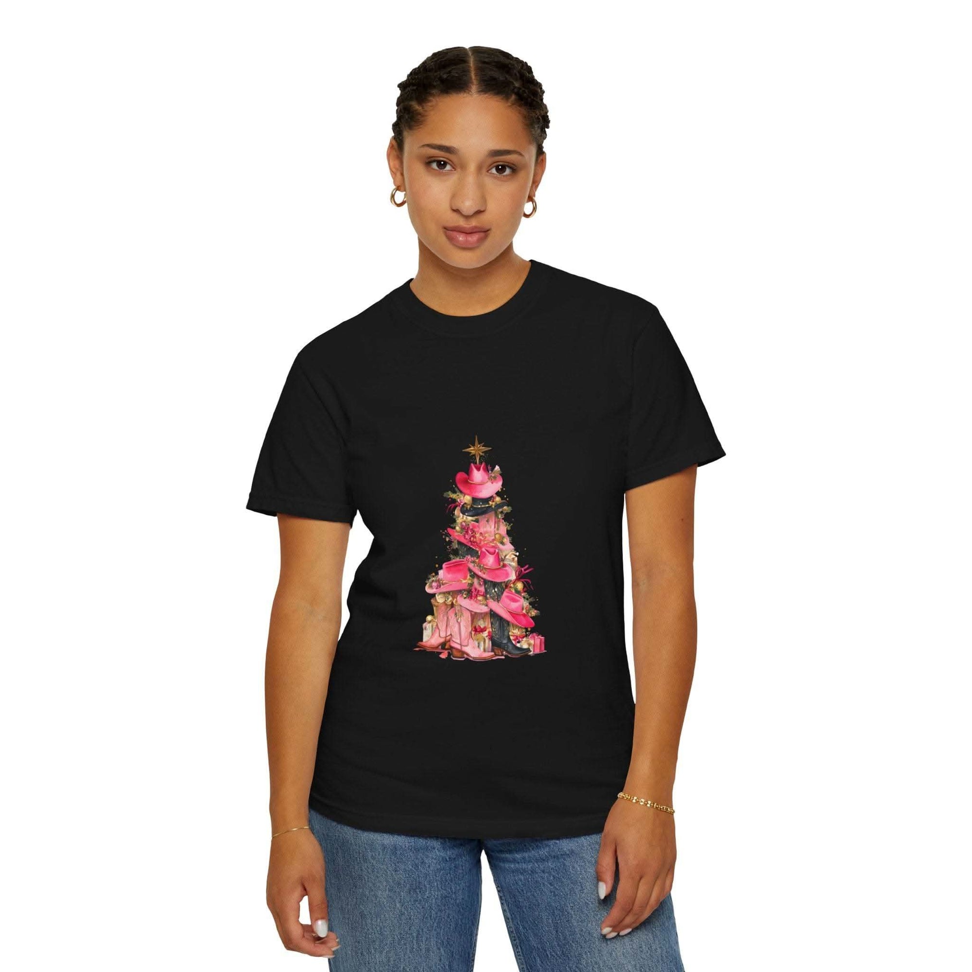 Pepper-colored cotton t-shirt featuring a festive cowgirl Christmas tree design by Printify