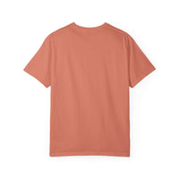 Garment-dyed terracotta t-shirt with plain back, casual fit for dog lovers