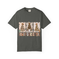 Cowboy Howdy Christmas t-shirt with festive cowboy hat and tree design on gray cotton fabric