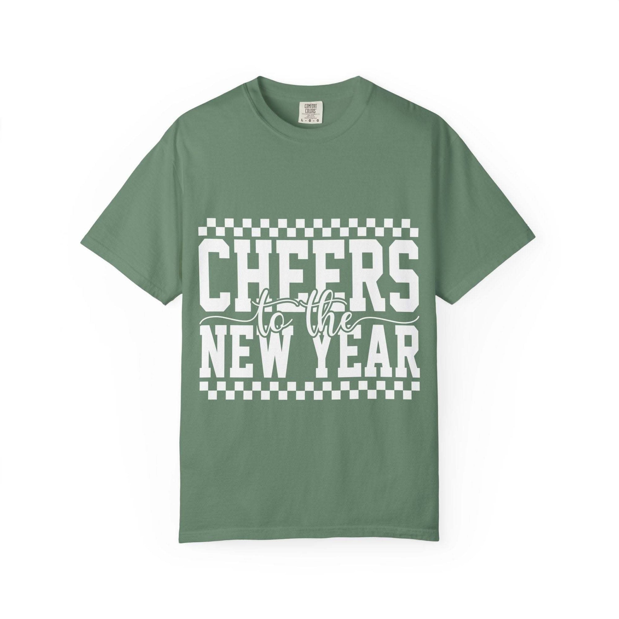 Cheers for the New Year T-Shirt with vintage garment-dyed look and relaxed fit for casual celebrations