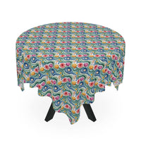 Tablecloth Coastal Shells with authentic shell motifs and coastal patterns on a dining table