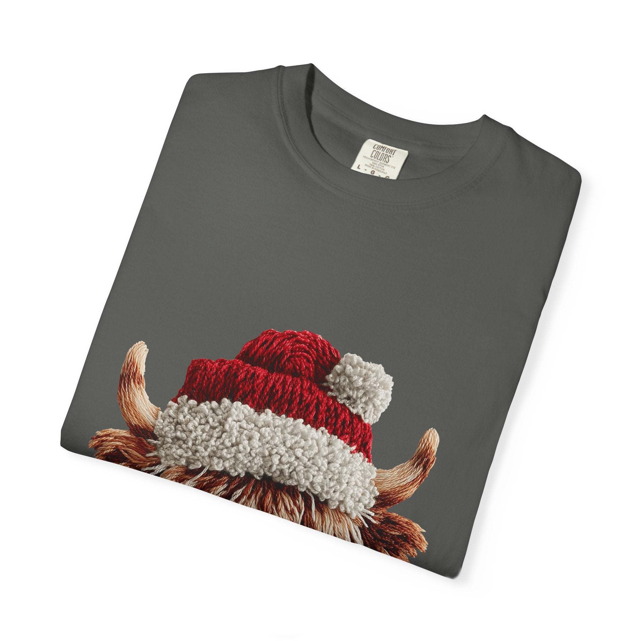 Gray t-shirt with faux crochet yarn Highland cow wearing Santa hat print for Christmas