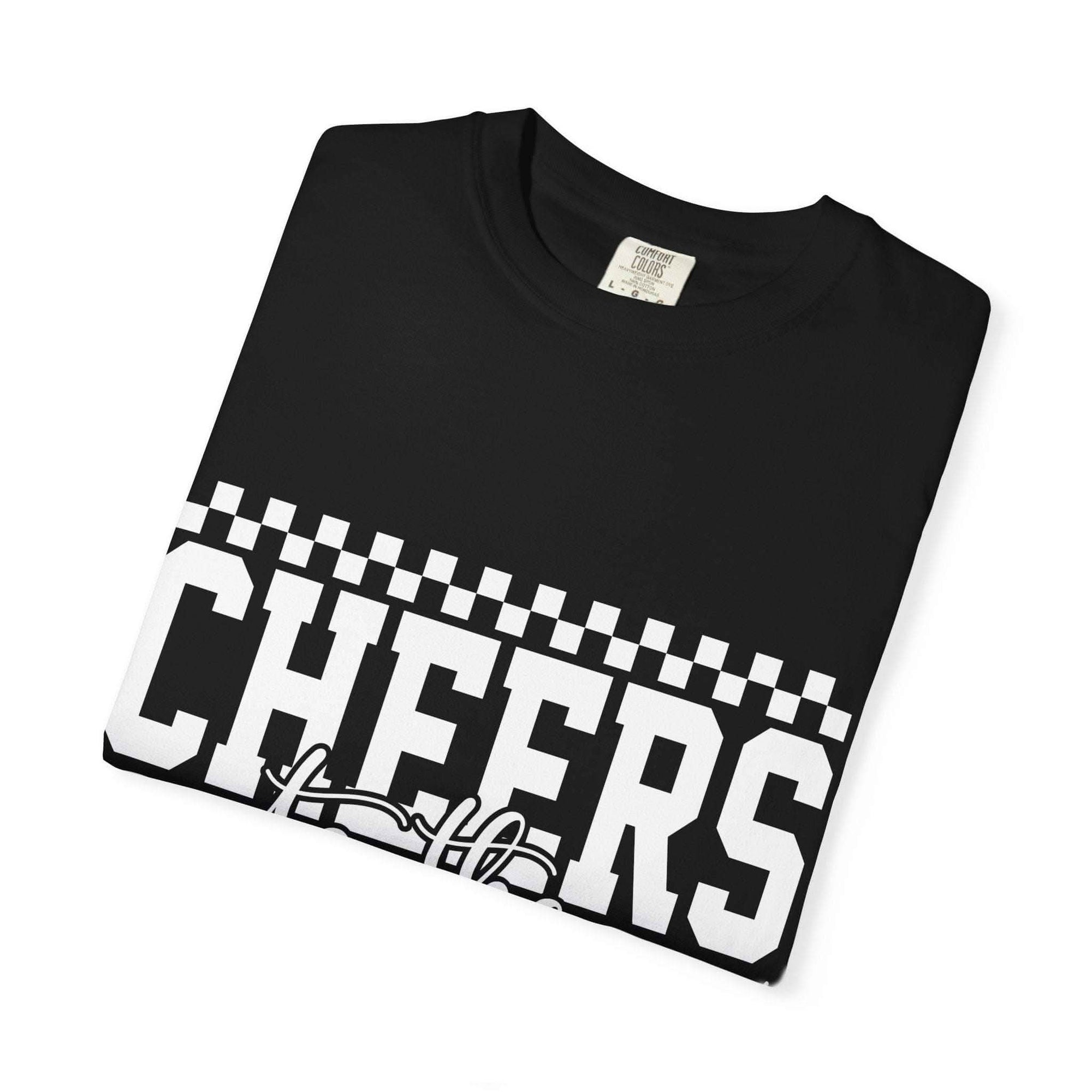 Cheers for the New Year T-Shirt with vintage garment-dyed look and relaxed fit for casual New Year's celebrations
