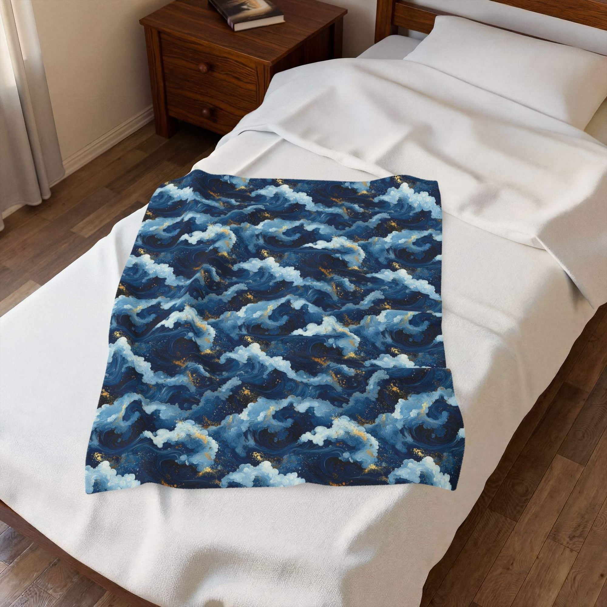 Ocean Wave Pattern Velveteen Plush Blanket | Navy Blue Cloudy Waves