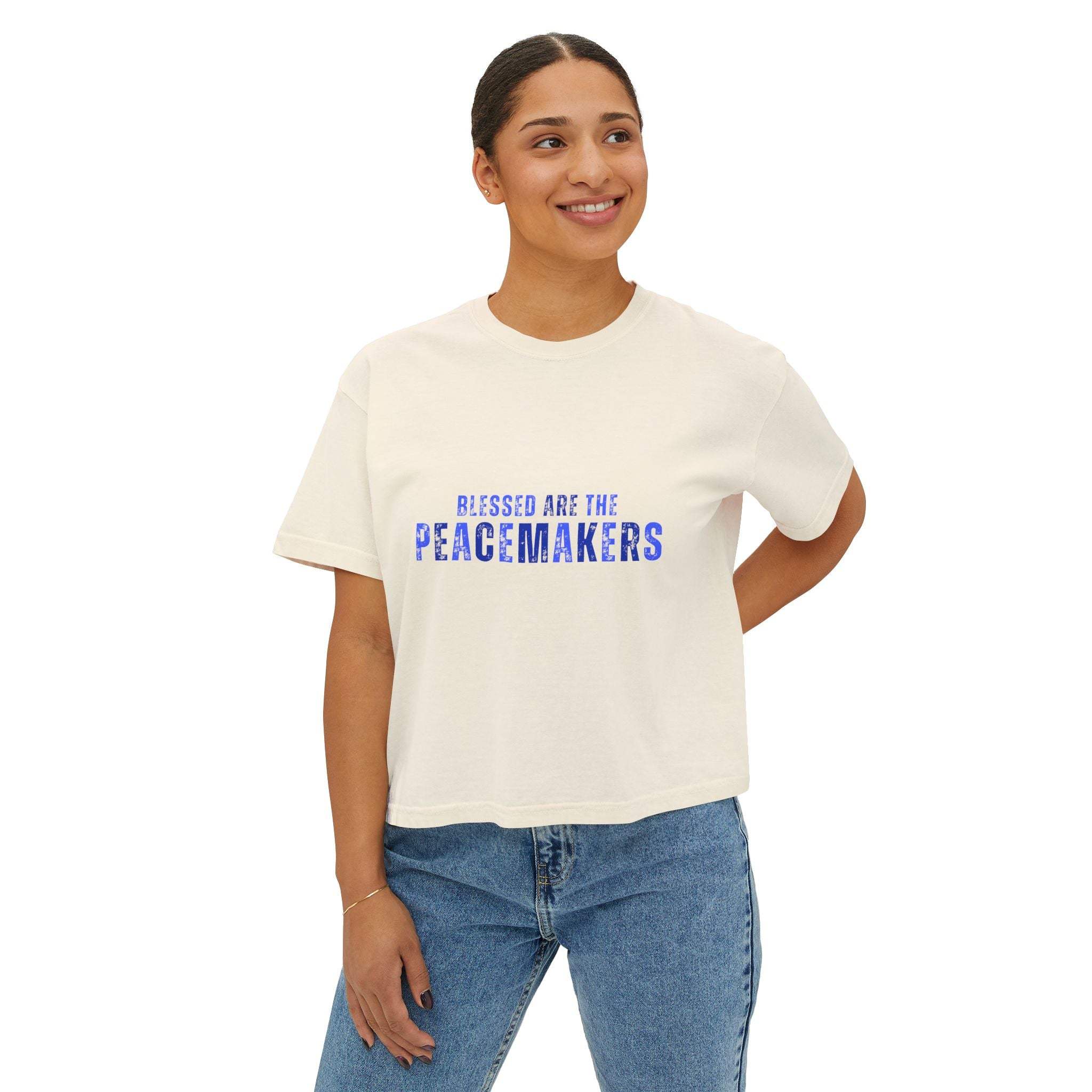 Tee Blessed be the Peacemakers women's boxy shirt in white with blue text, casual fit, cotton fabric