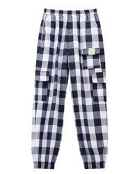 Women wearing casual cargo jogger pants with cargo pockets and a relaxed fit for everyday streetwear style