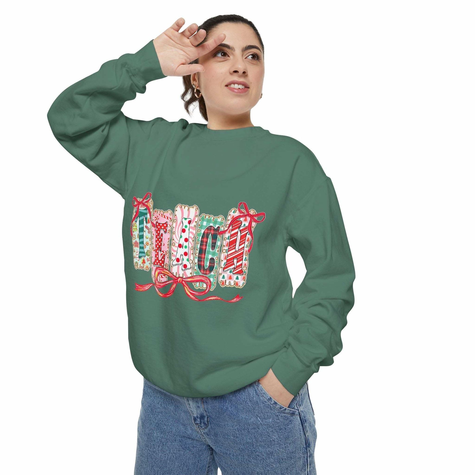 Pepper-colored sweatshirt with a preppy design, ideal for Christmas gifts, from Printify, available in sizes S, M, L.