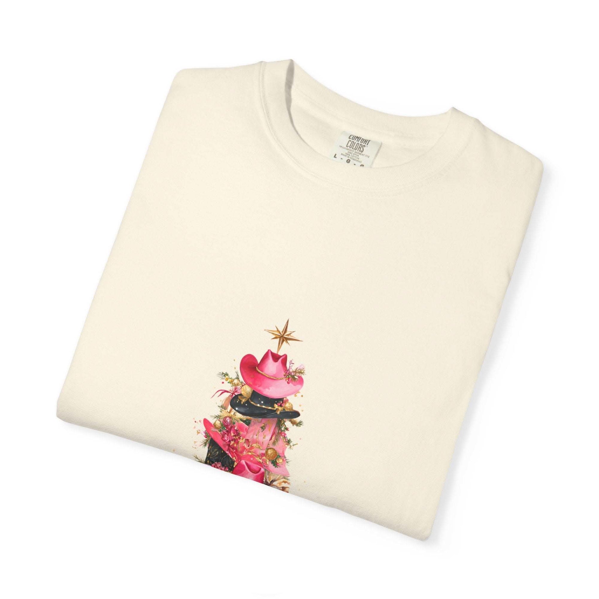 Pepper-colored cotton t-shirt featuring a festive cowgirl Christmas tree design by Printify