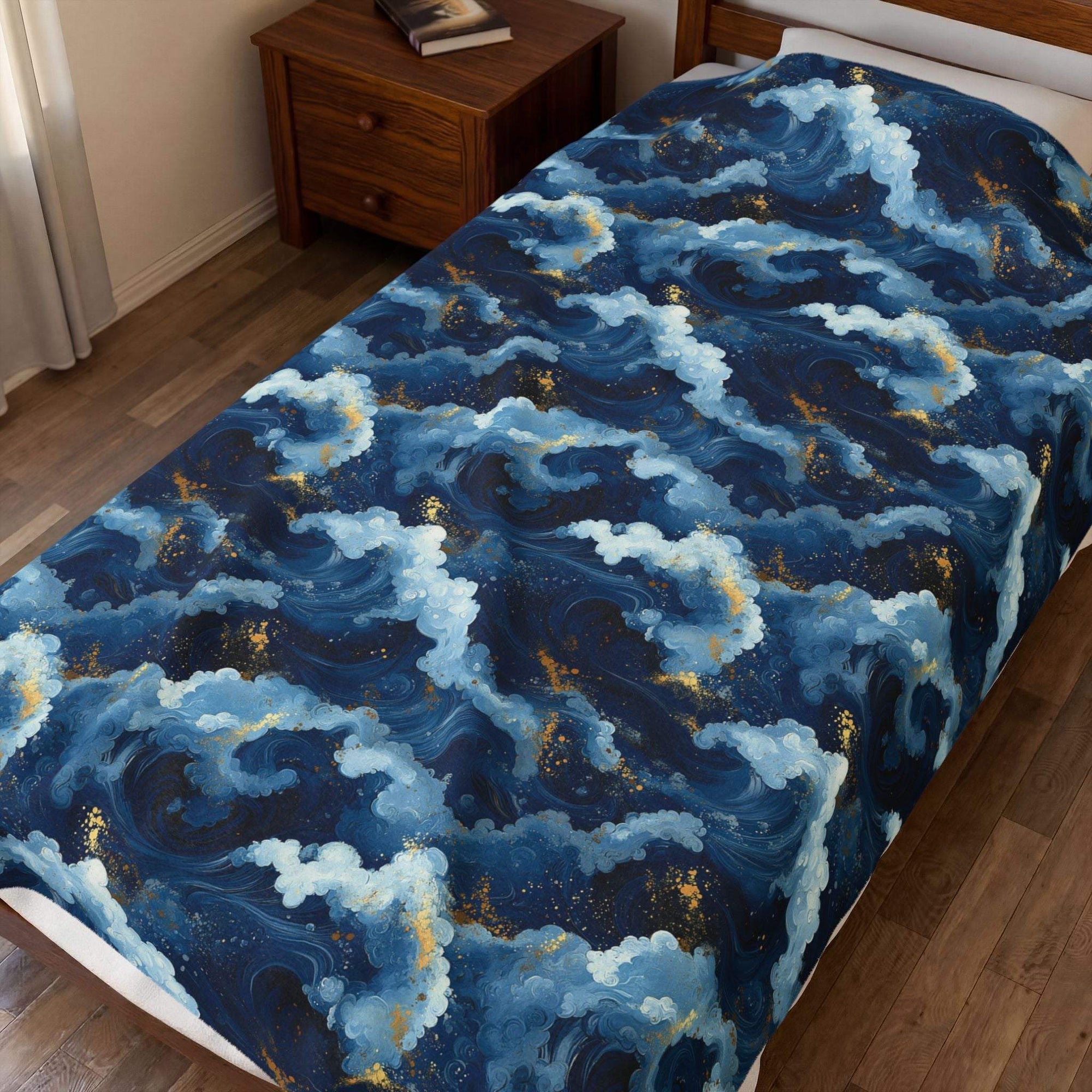 Ocean Wave Pattern Velveteen Plush Blanket | Navy Blue Cloudy Waves