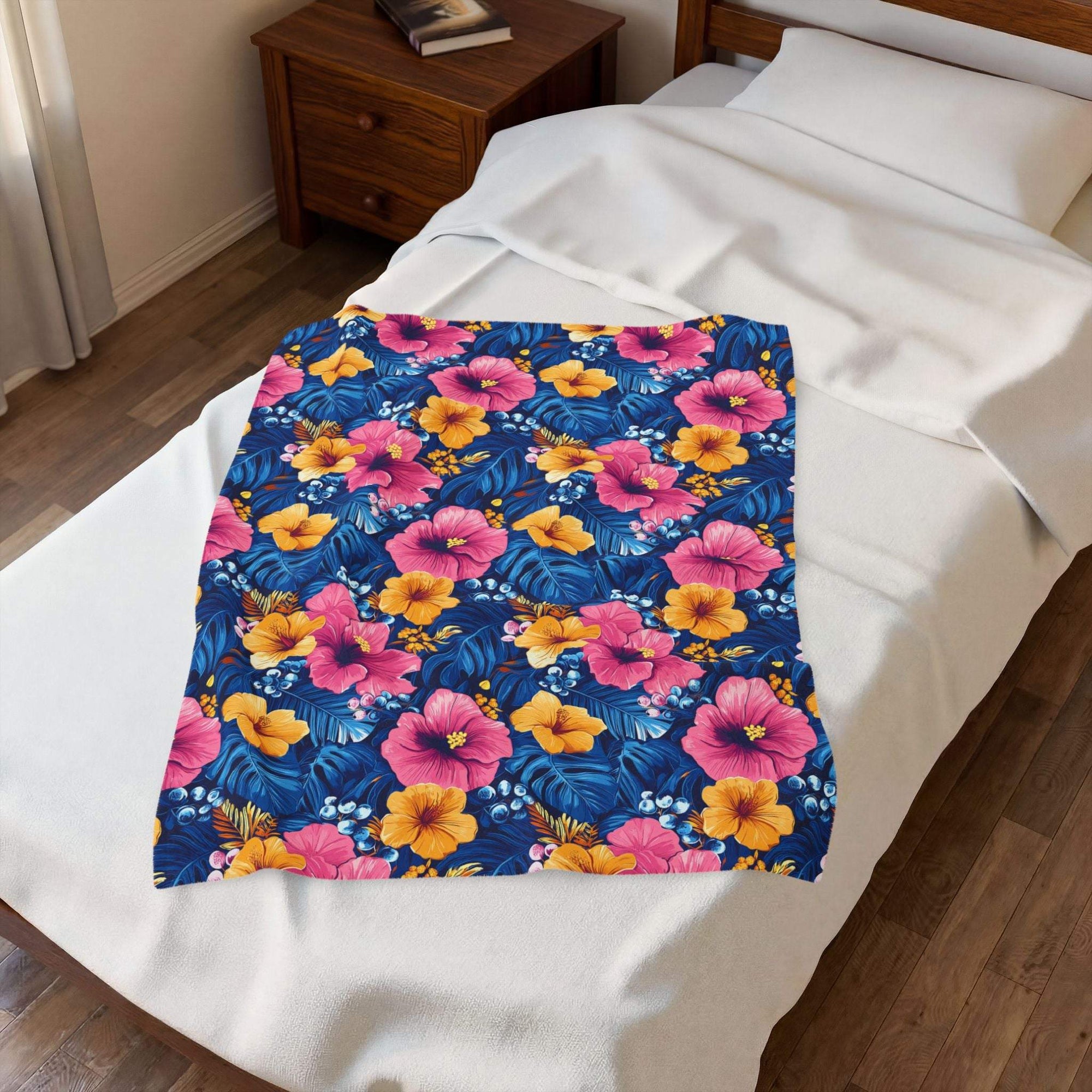 Tropical Hibiscus Floral Velveteen Plush Blanket | Hawaiian Flower Pattern
