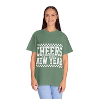Cheers for the New Year T-Shirt with vintage garment-dyed look and relaxed fit for comfortable New Year's Eve celebrations