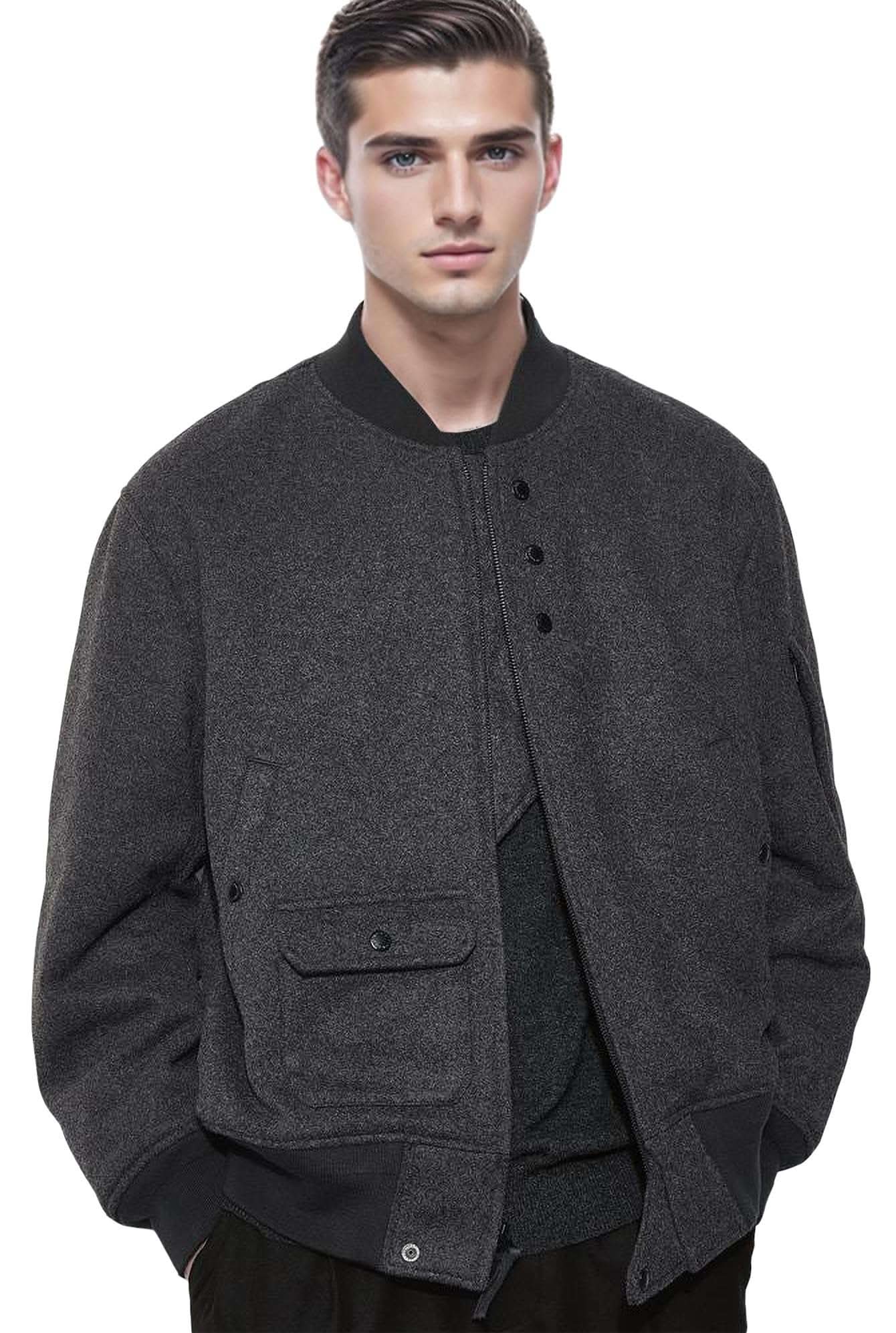 Mens bomber fleece jacket with classic design and multiple pockets, made of warm, windproof polyester fleece.