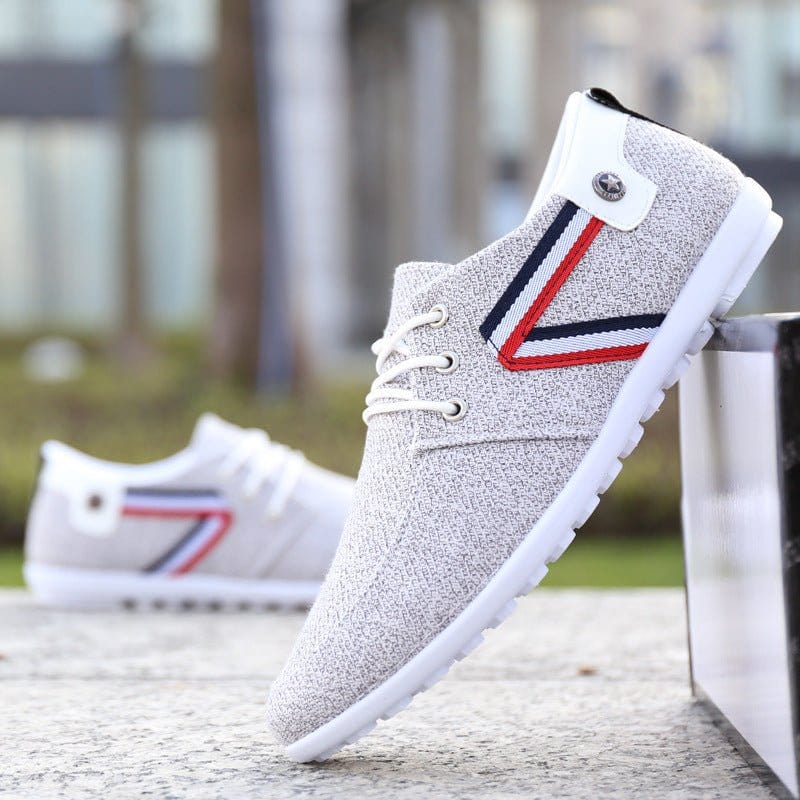 Men's soft-soled canvas casual shoes with round toe and color stitching design