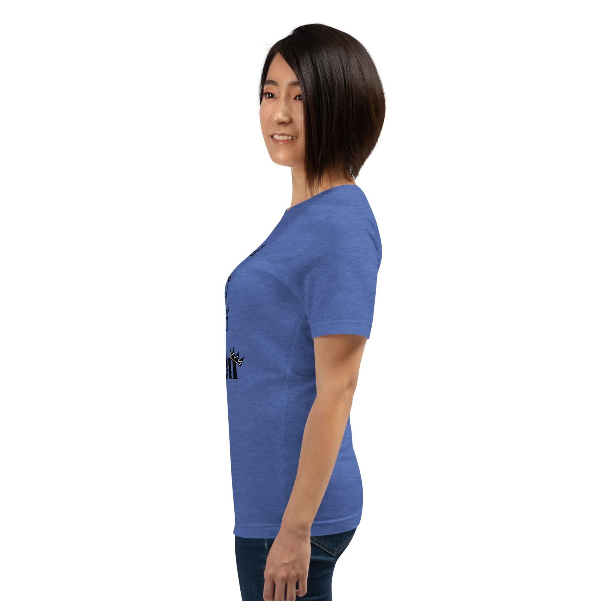 Real Queen T-Shirt - Bold Royal Graphic Tee for Feminine Empowerment