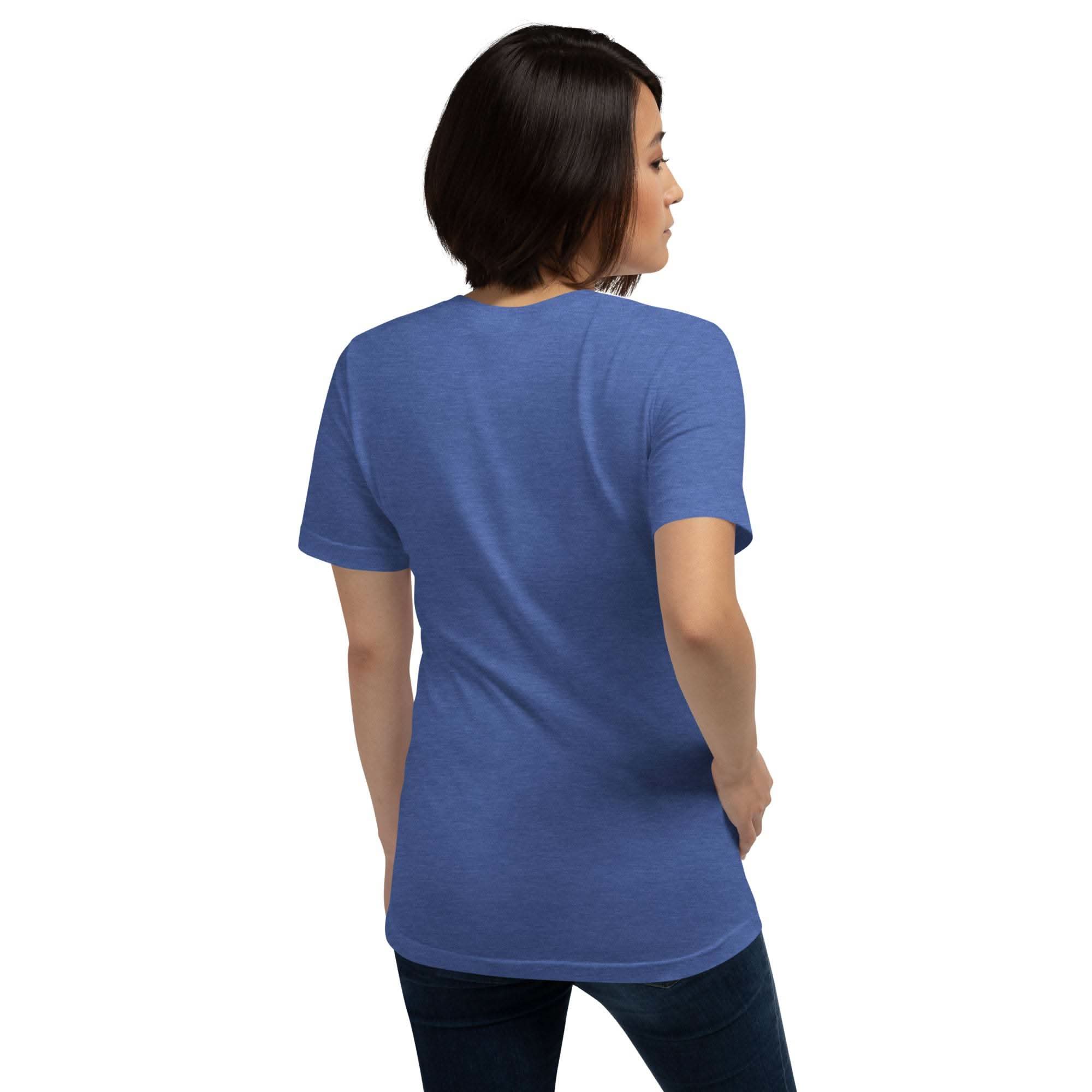 Real Queen T-Shirt - Bold Royal Graphic Tee for Feminine Empowerment
