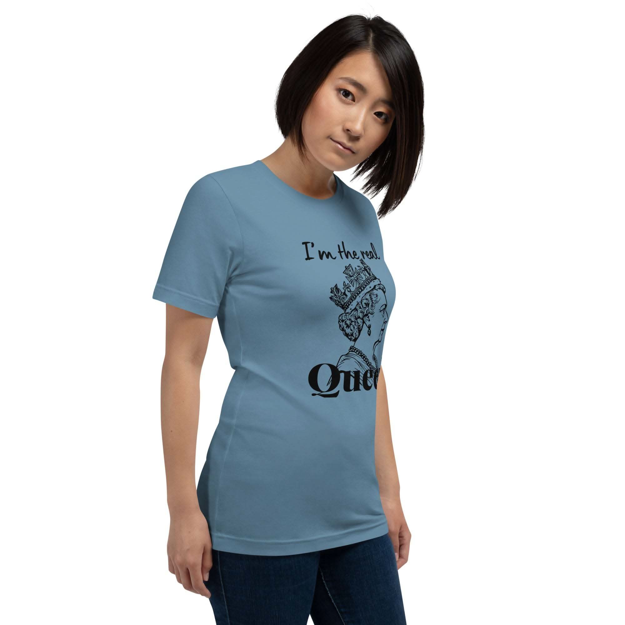 Real Queen T-Shirt - Bold Royal Graphic Tee for Feminine Empowerment