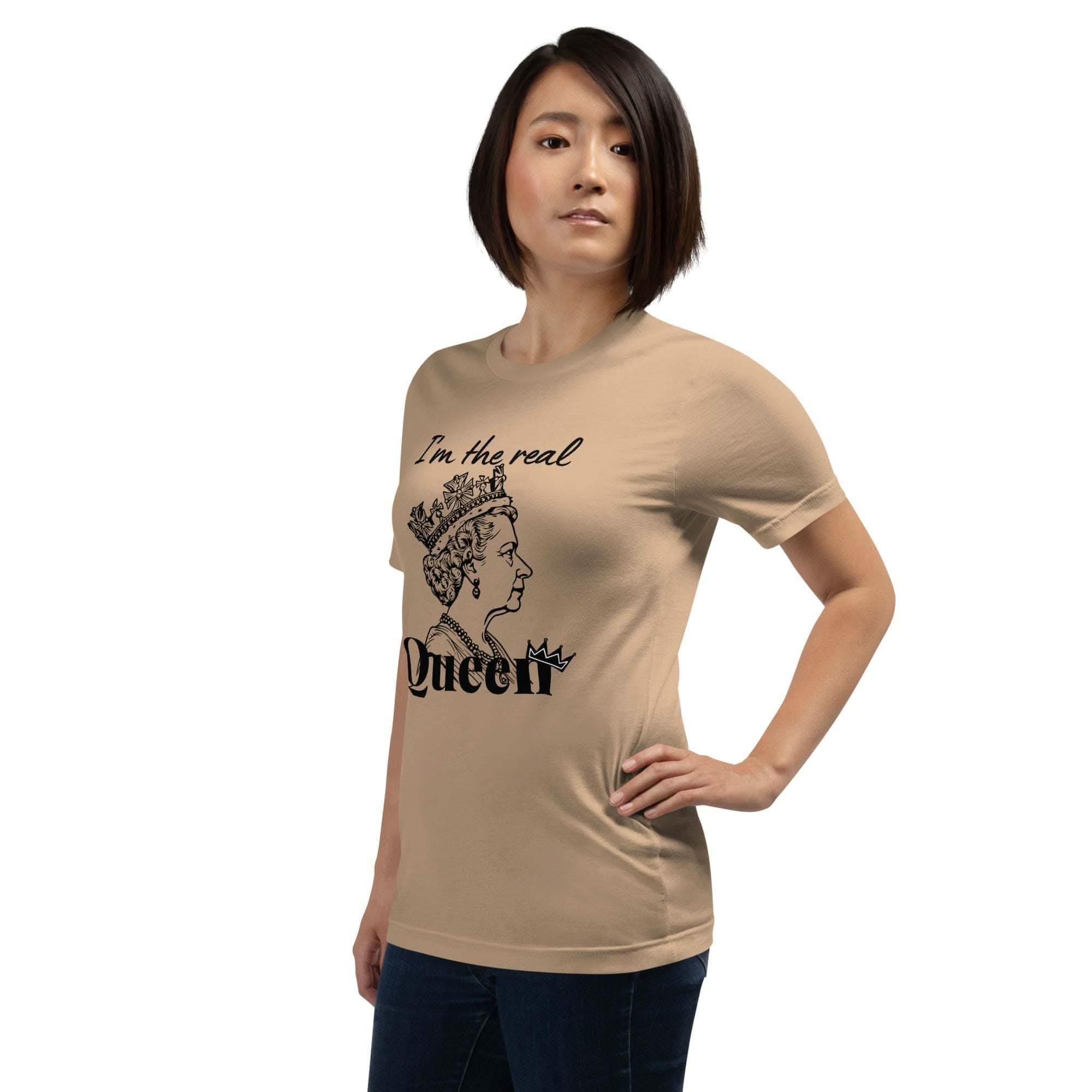Real Queen T-Shirt - Bold Royal Graphic Tee for Feminine Empowerment
