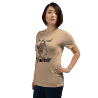 Real Queen T-Shirt - Bold Royal Graphic Tee for Feminine Empowerment