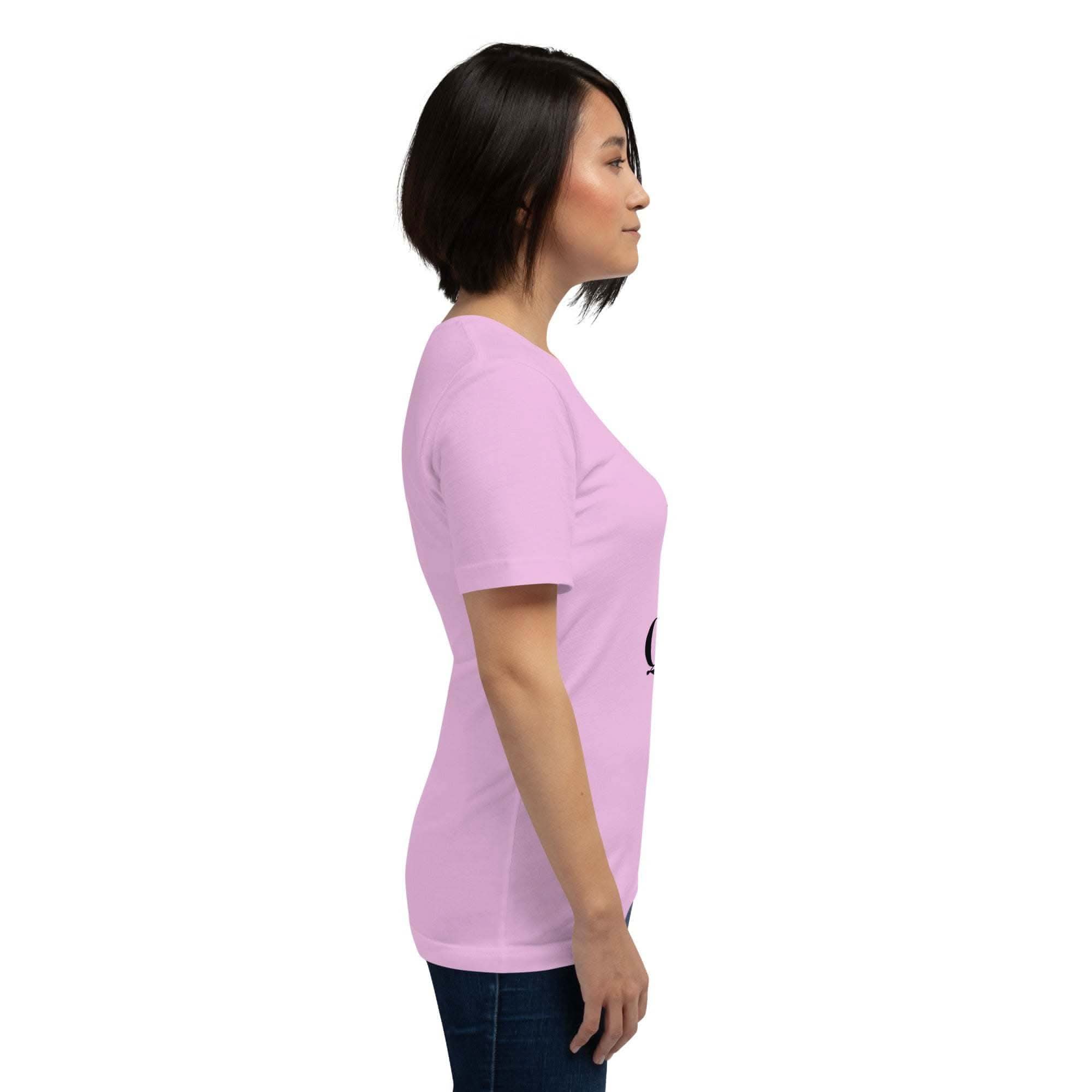 Real Queen T-Shirt - Bold Royal Graphic Tee for Feminine Empowerment