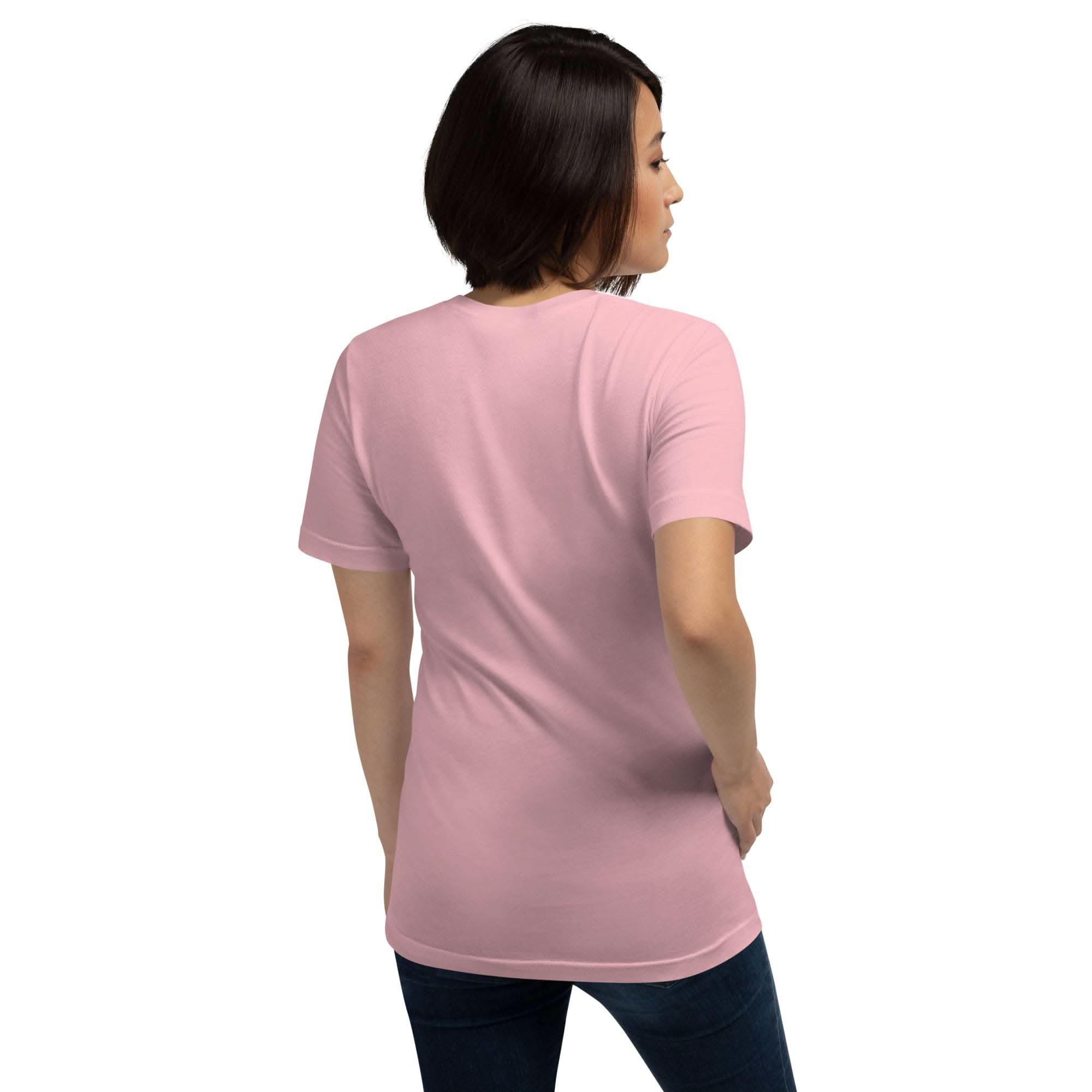 Real Queen T-Shirt - Bold Royal Graphic Tee for Feminine Empowerment